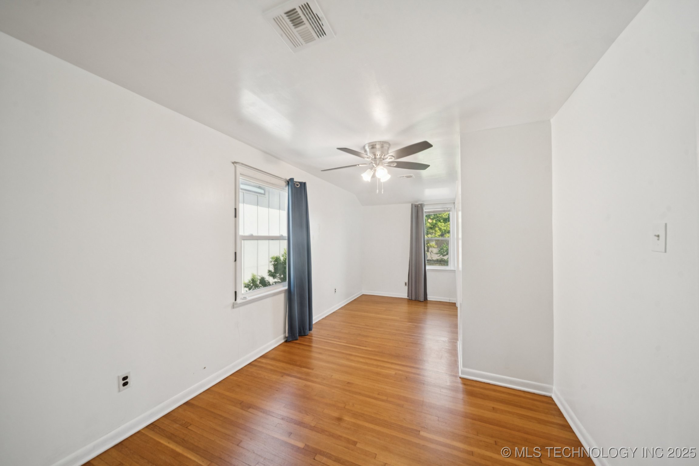 1544 E 34th Street Property Photo 27