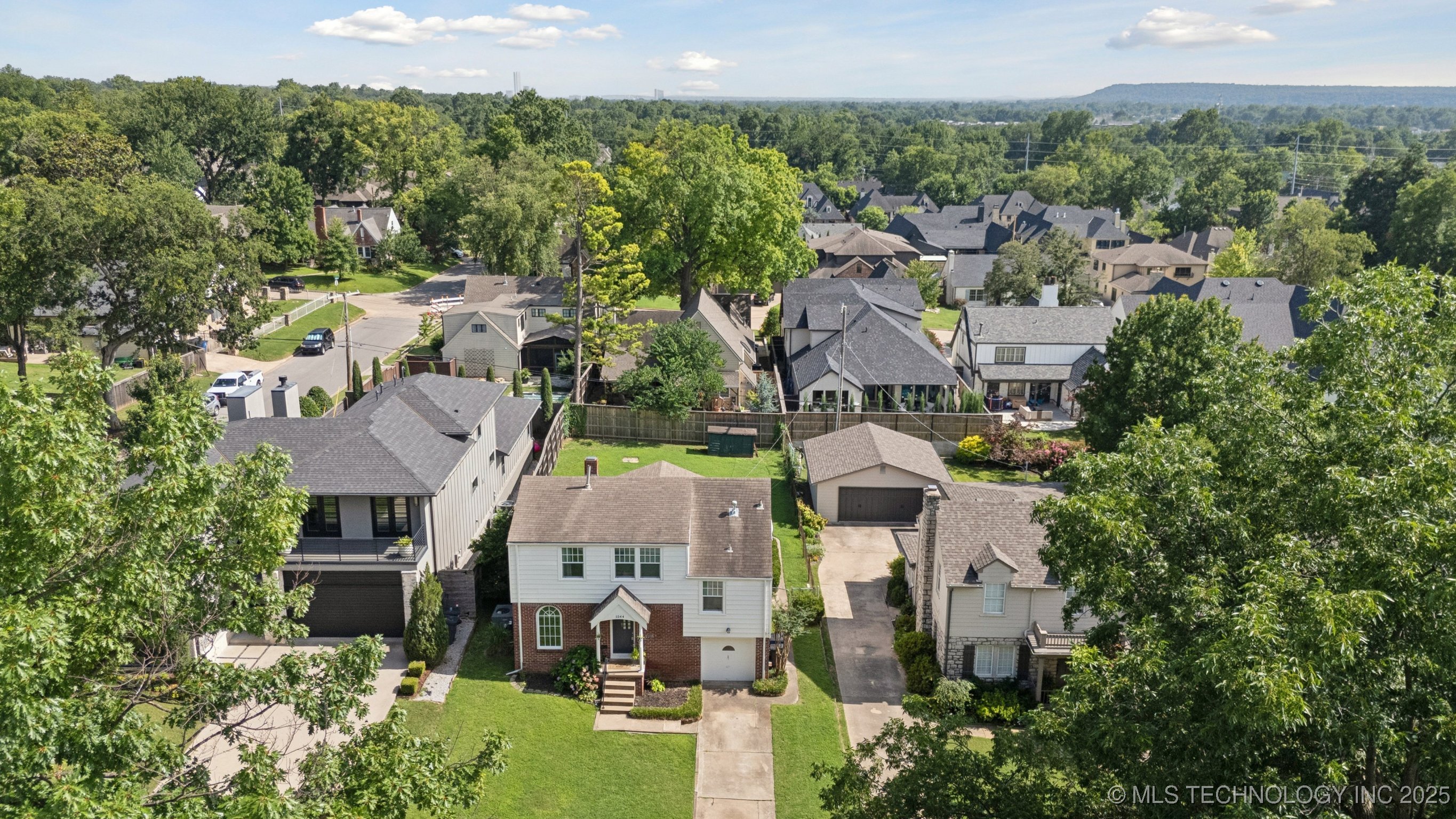 1544 E 34th Street Property Photo 33