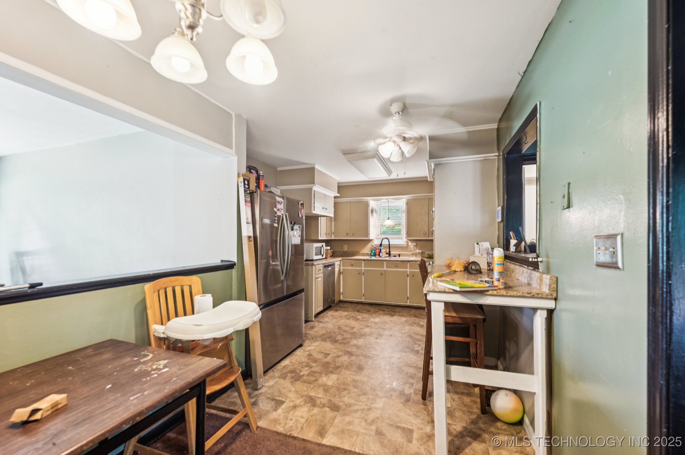 2548 Tull Place Property Photo 7