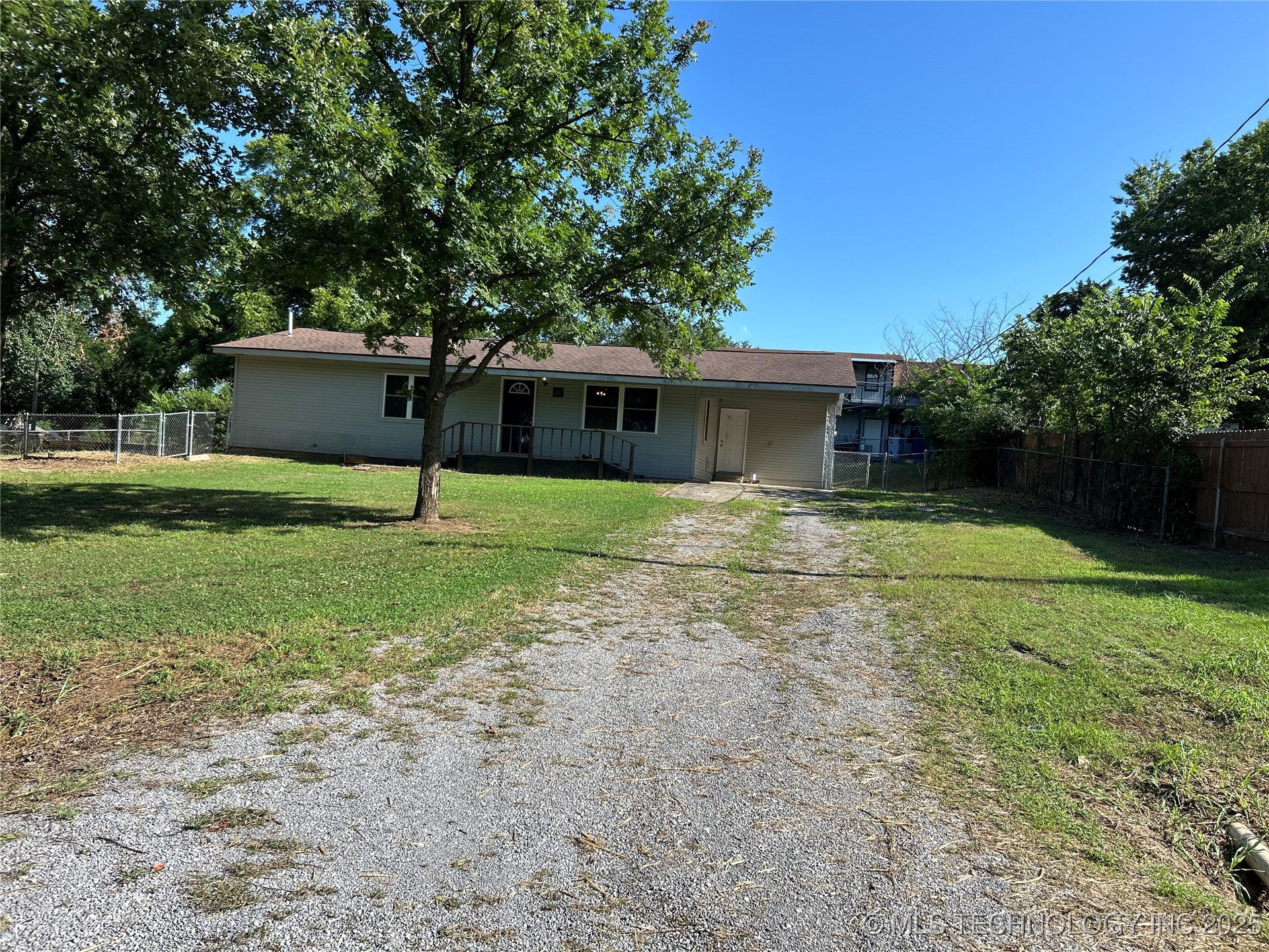 420 SE Monroe Avenue Property Photo 1