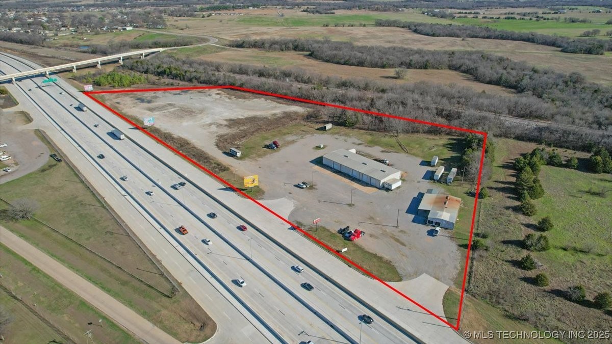 9104 Us Hwy 69 Property Photo 1