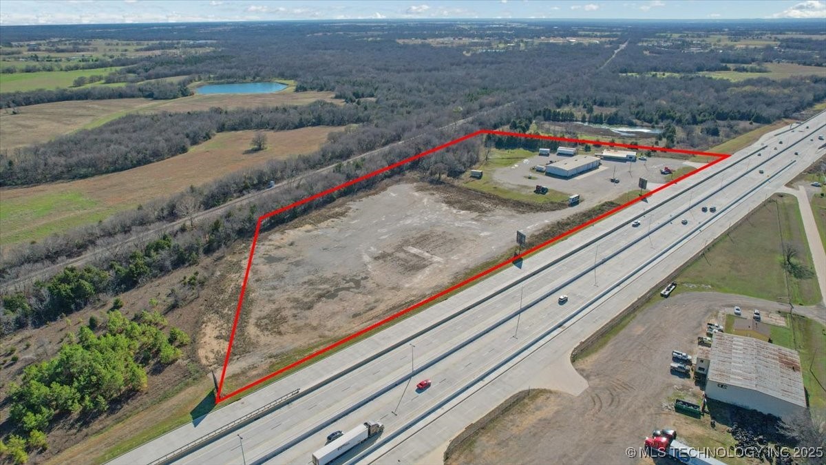 9104 Us Hwy 69 Property Photo 2