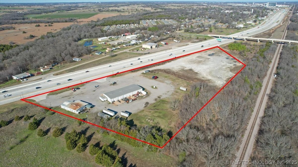 9104 Us Hwy 69 Property Photo 12