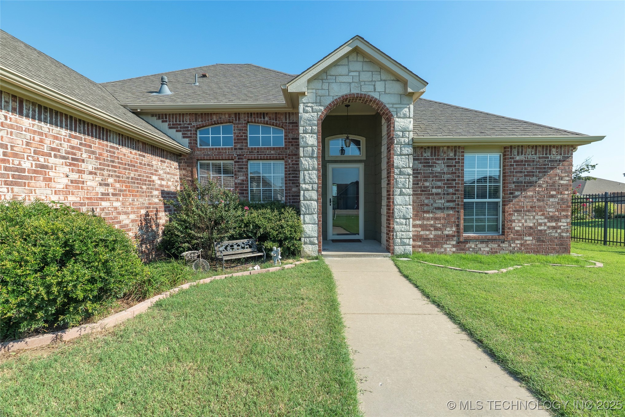 13155 E 132nd Street N Property Photo 1