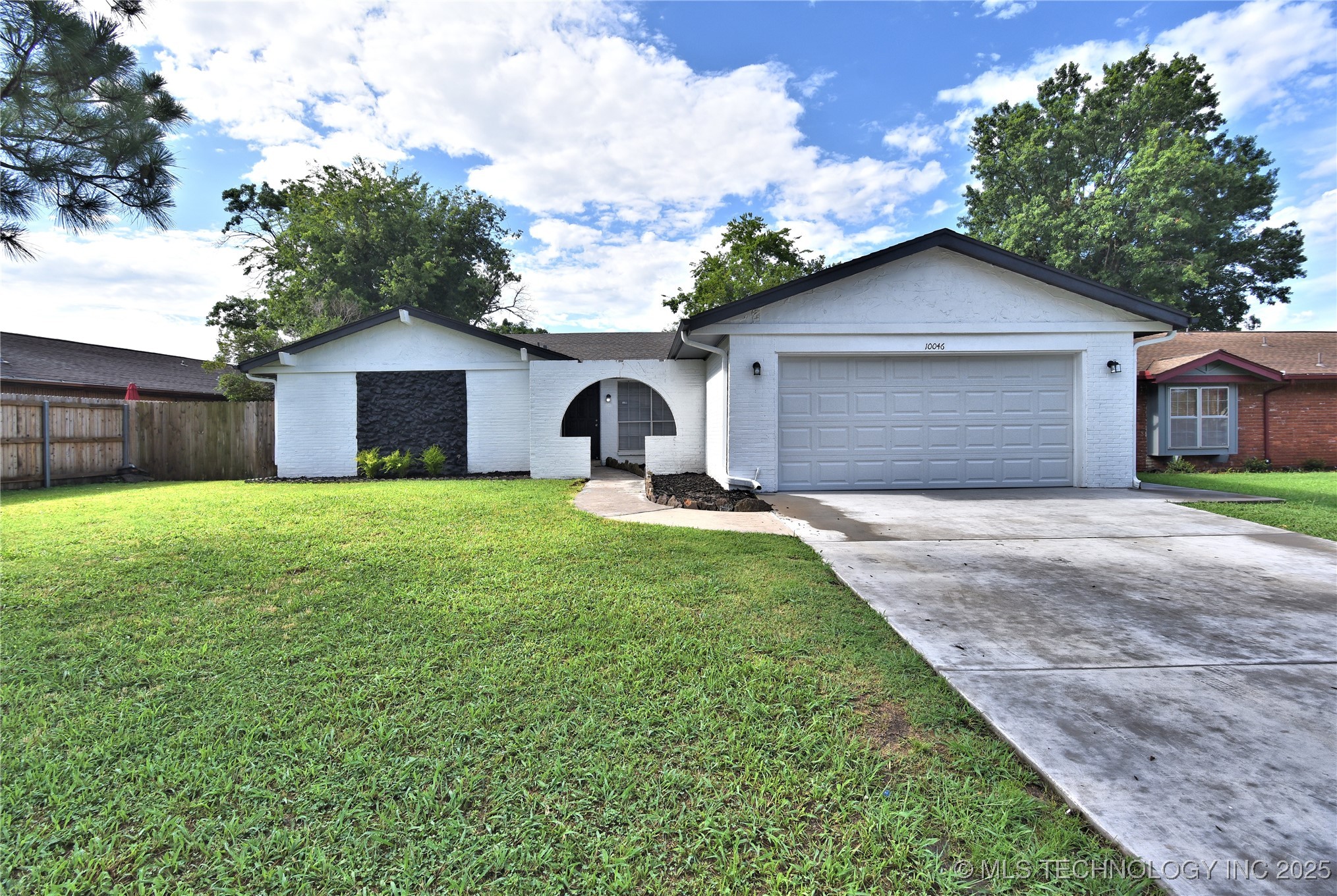 10046 E 29th Street Property Photo 1