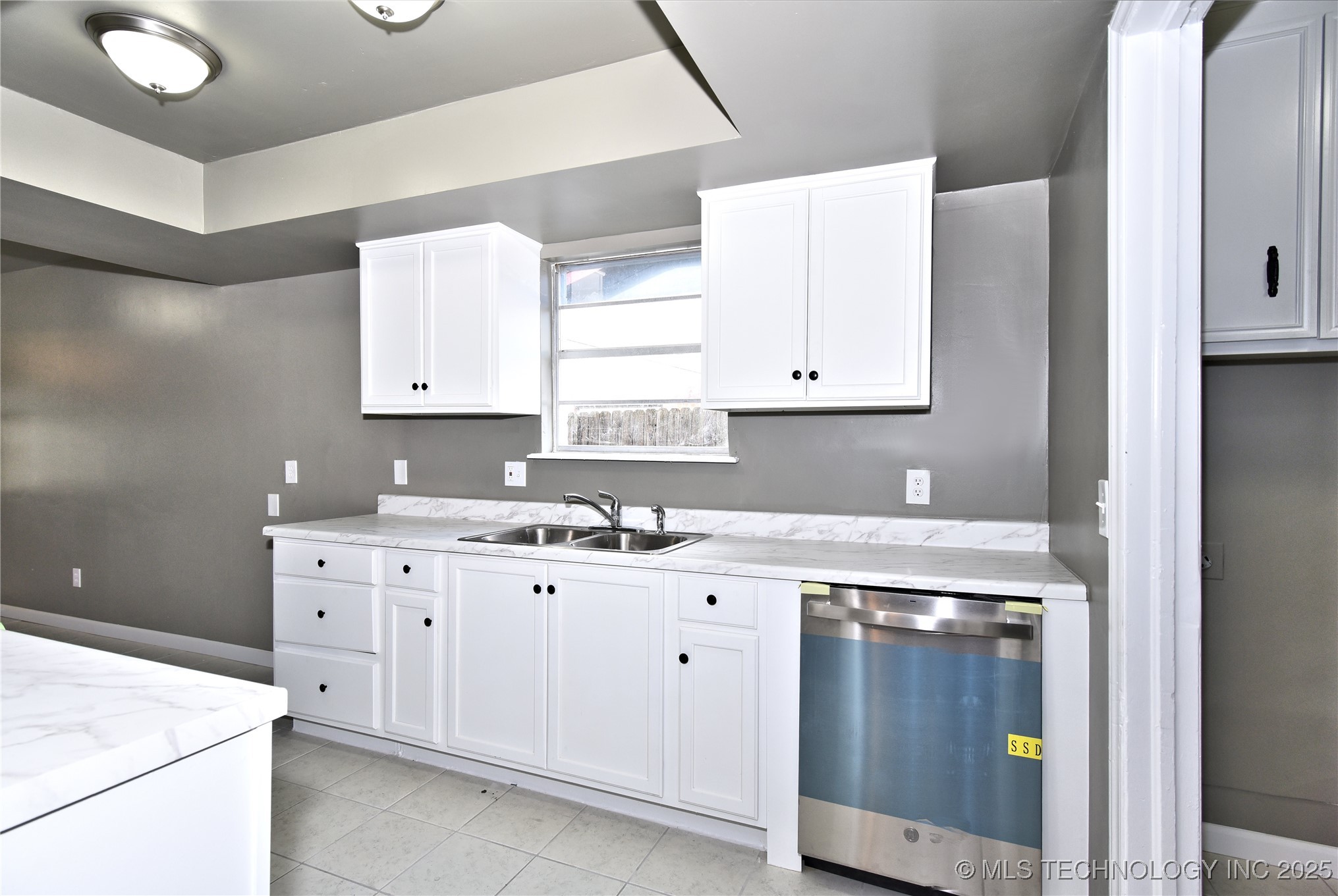 10046 E 29th Street Property Photo 6