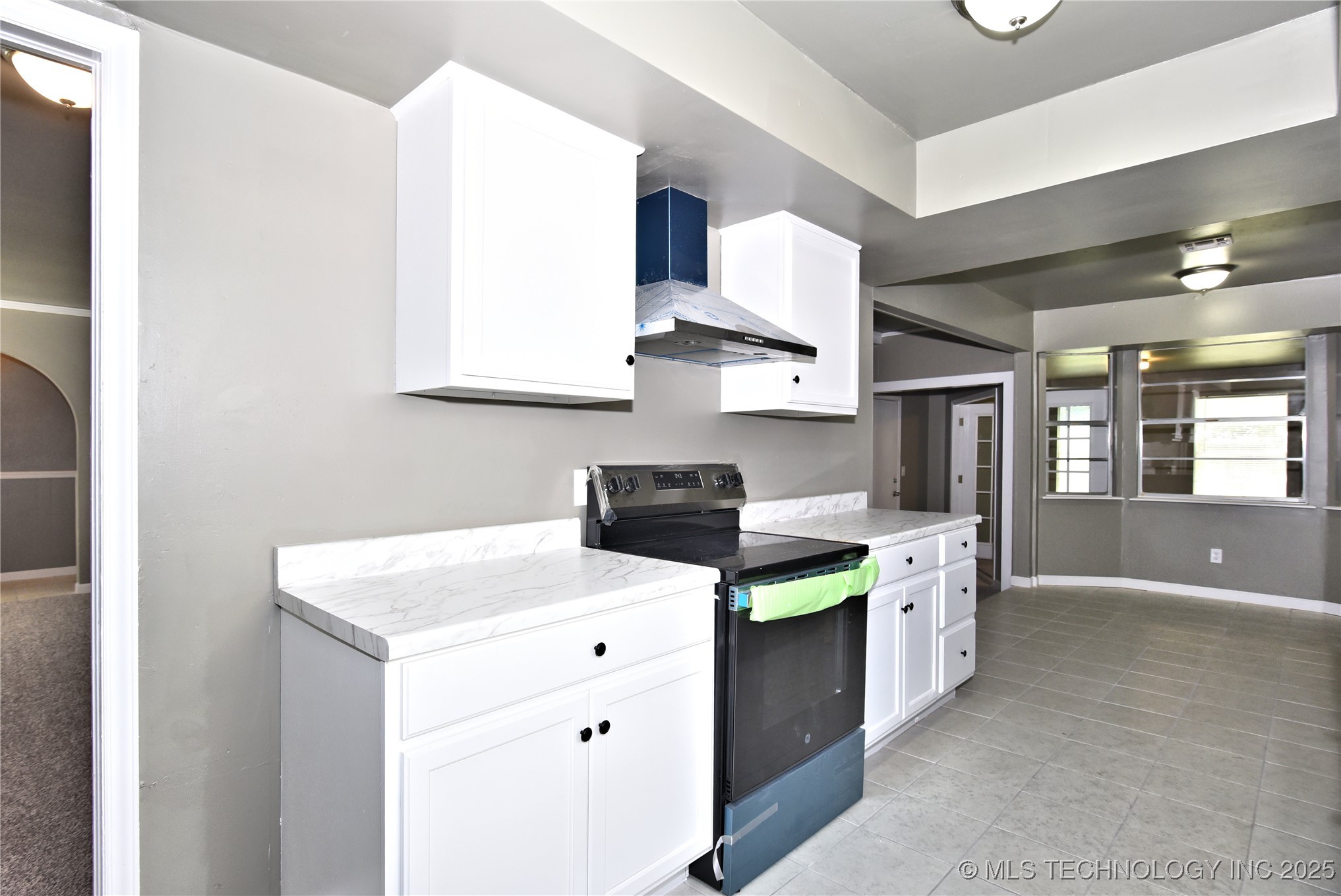 10046 E 29th Street Property Photo 7