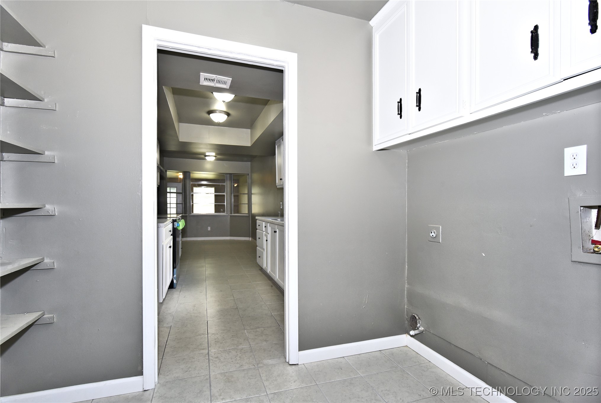 10046 E 29th Street Property Photo 11