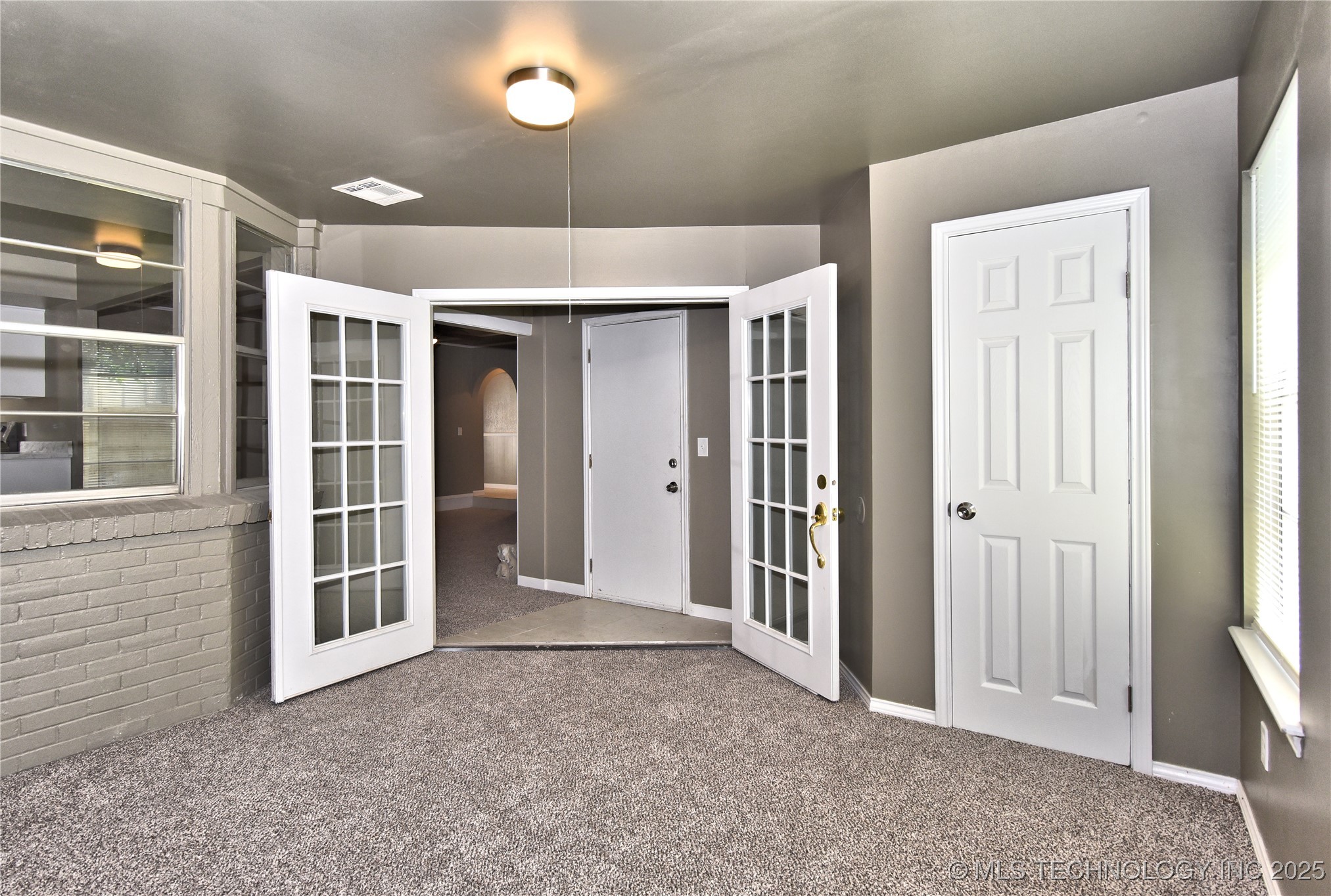 10046 E 29th Street Property Photo 16