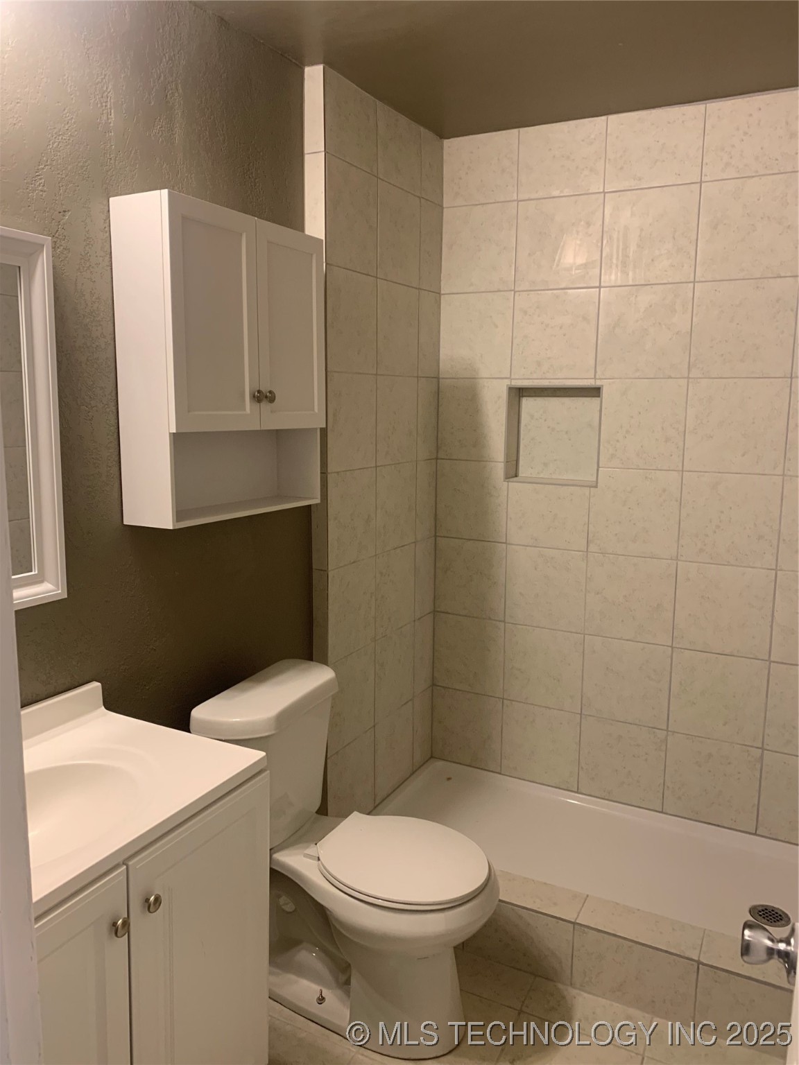 10046 E 29th Street Property Photo 23