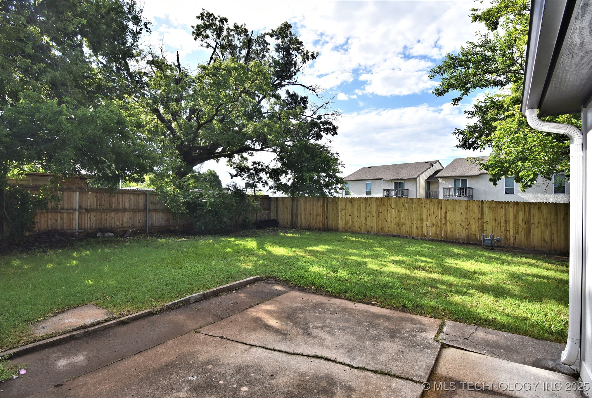 10046 E 29th Street Property Photo 24