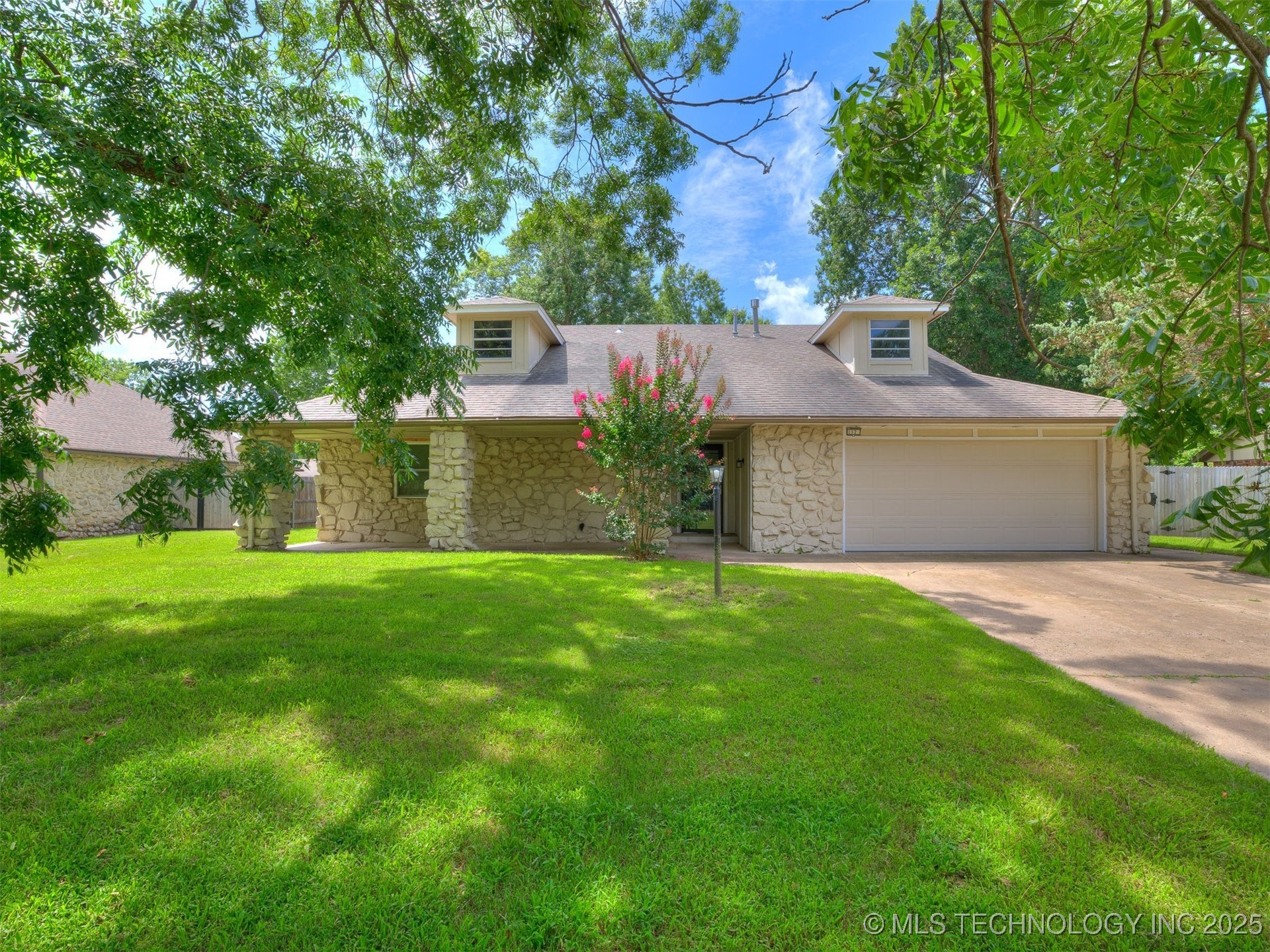 117 W Timberlane Street Property Photo