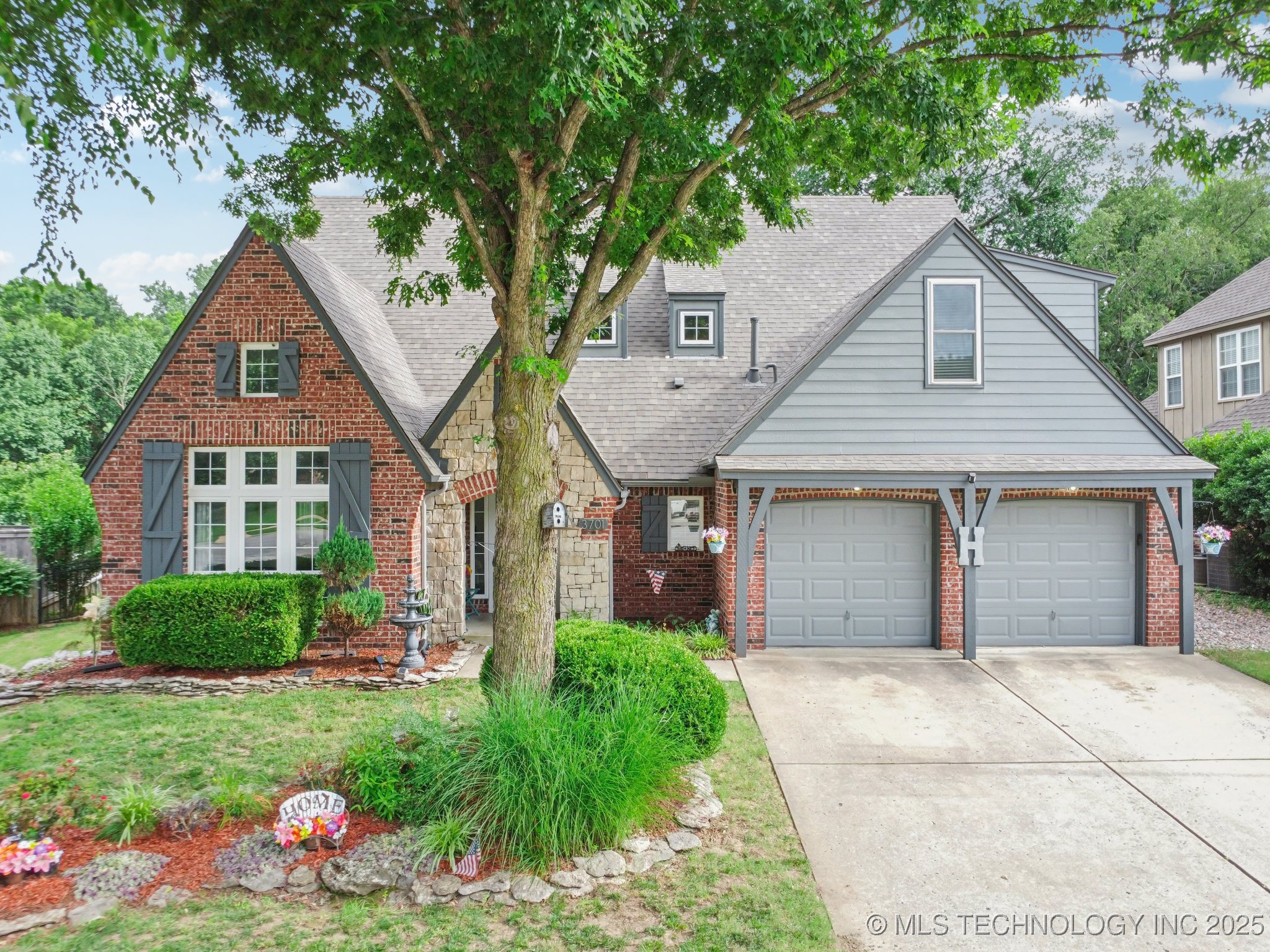 3701 W Dallas Street Property Photo 2