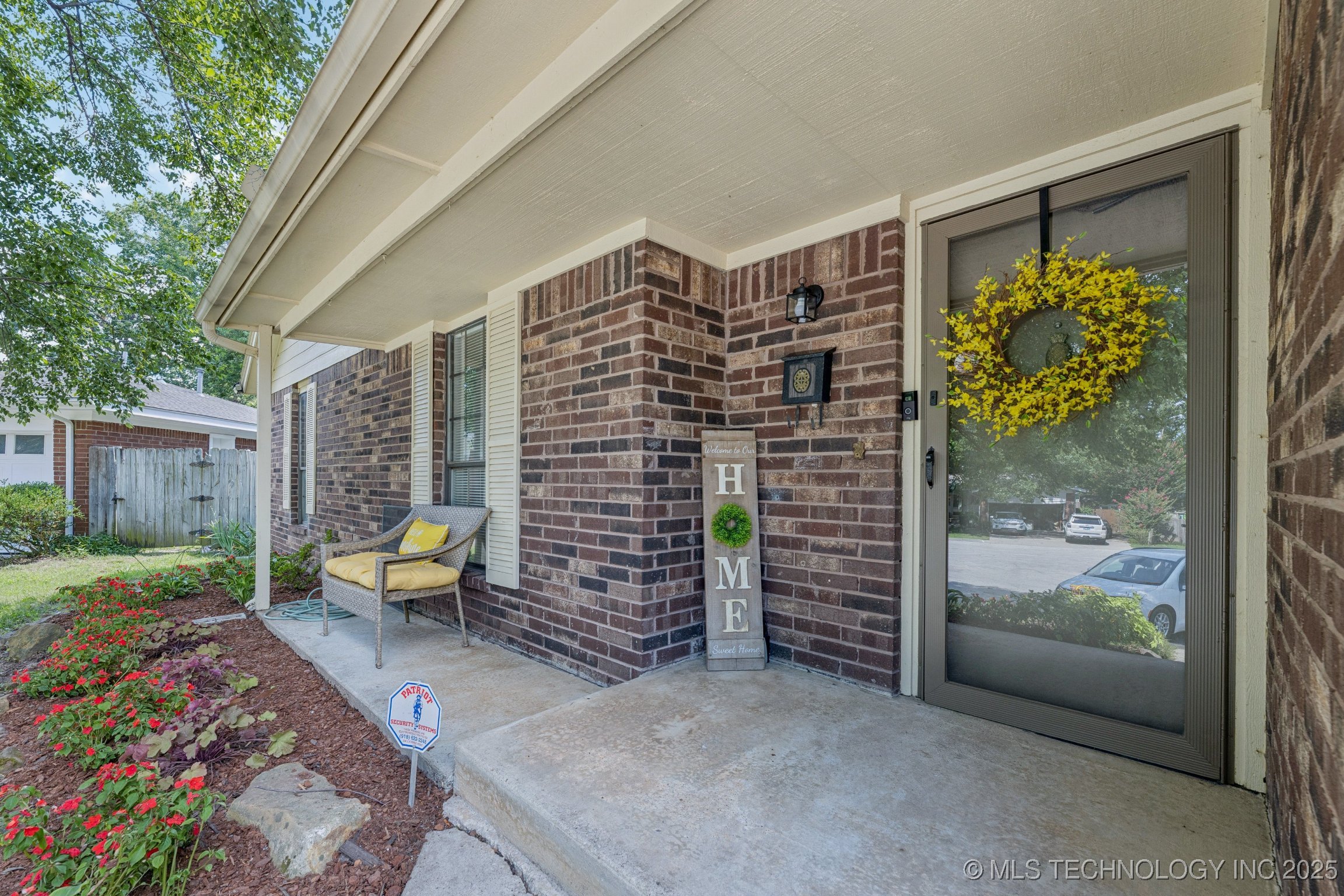 2244 W 45th Street Property Photo 2