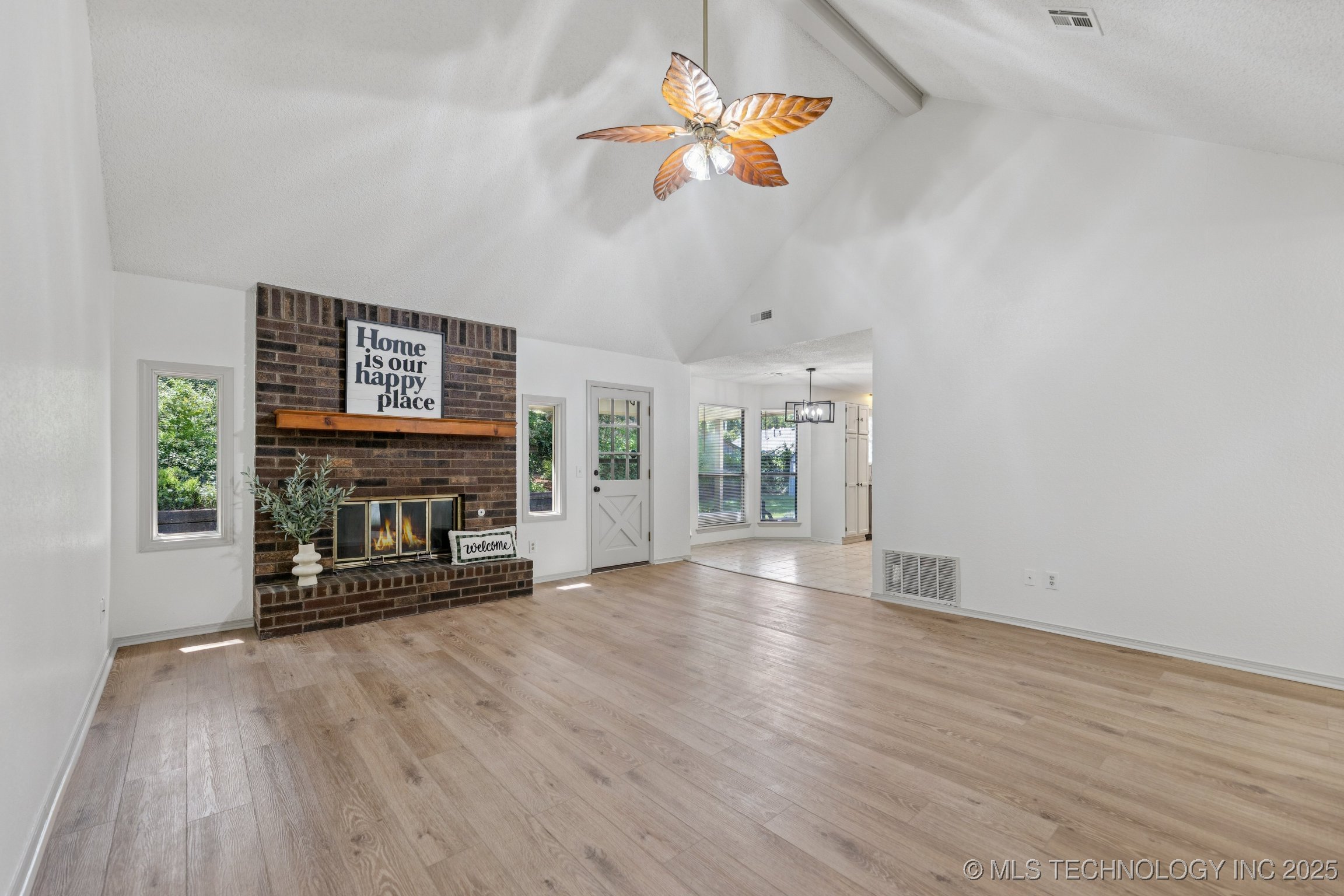 2244 W 45th Street Property Photo 6