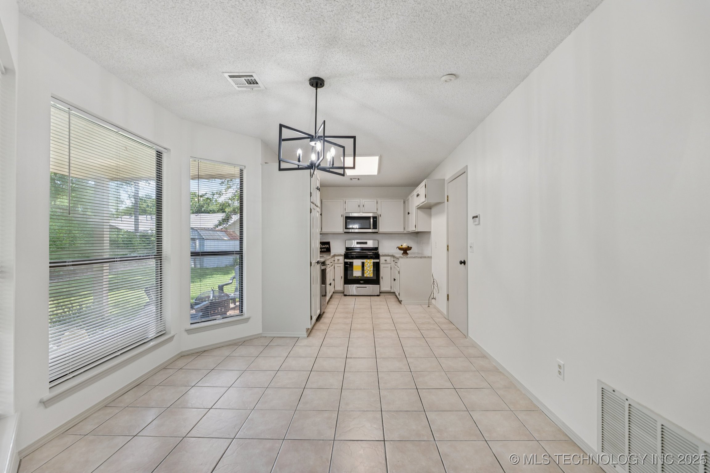 2244 W 45th Street Property Photo 8