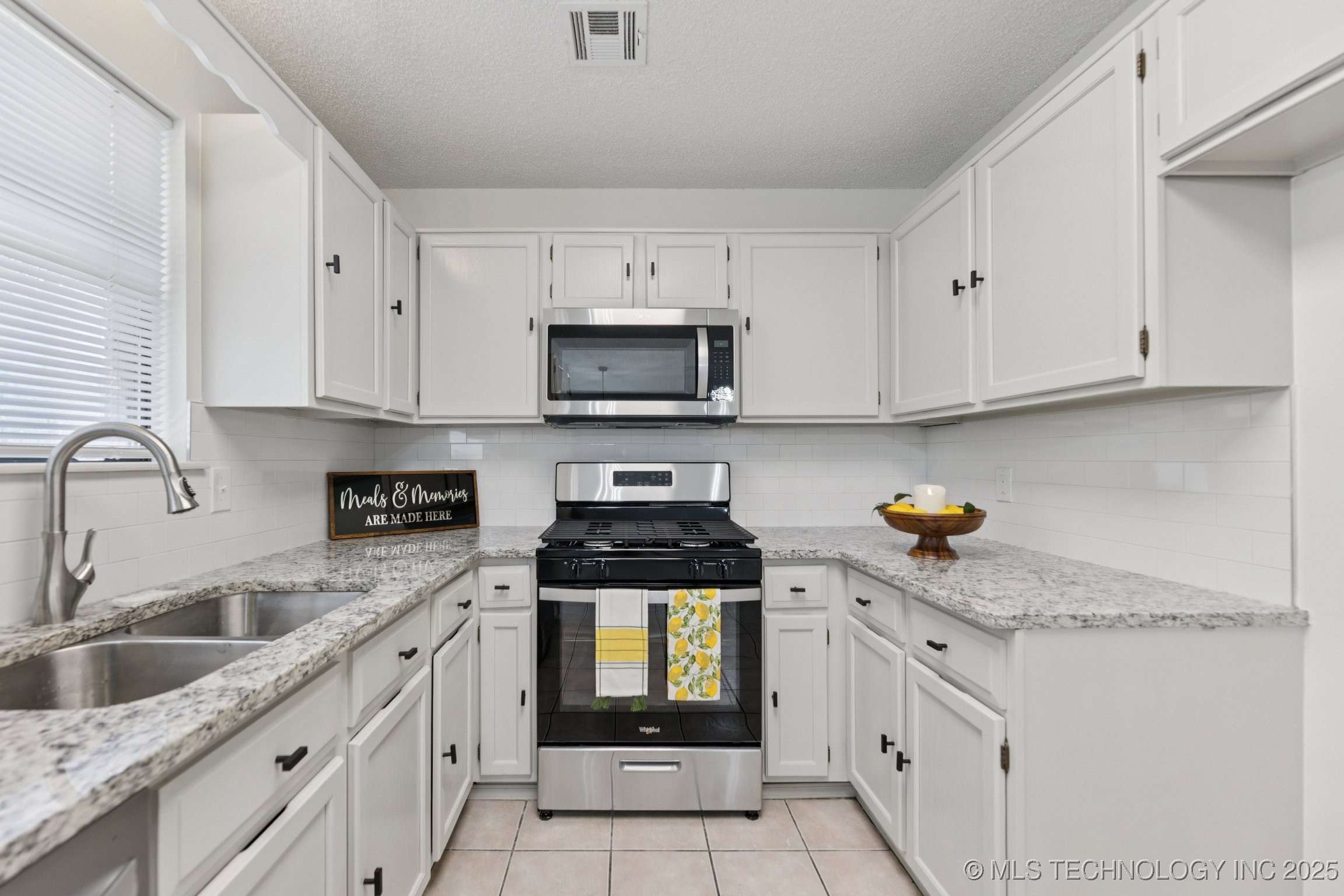 2244 W 45th Street Property Photo 12