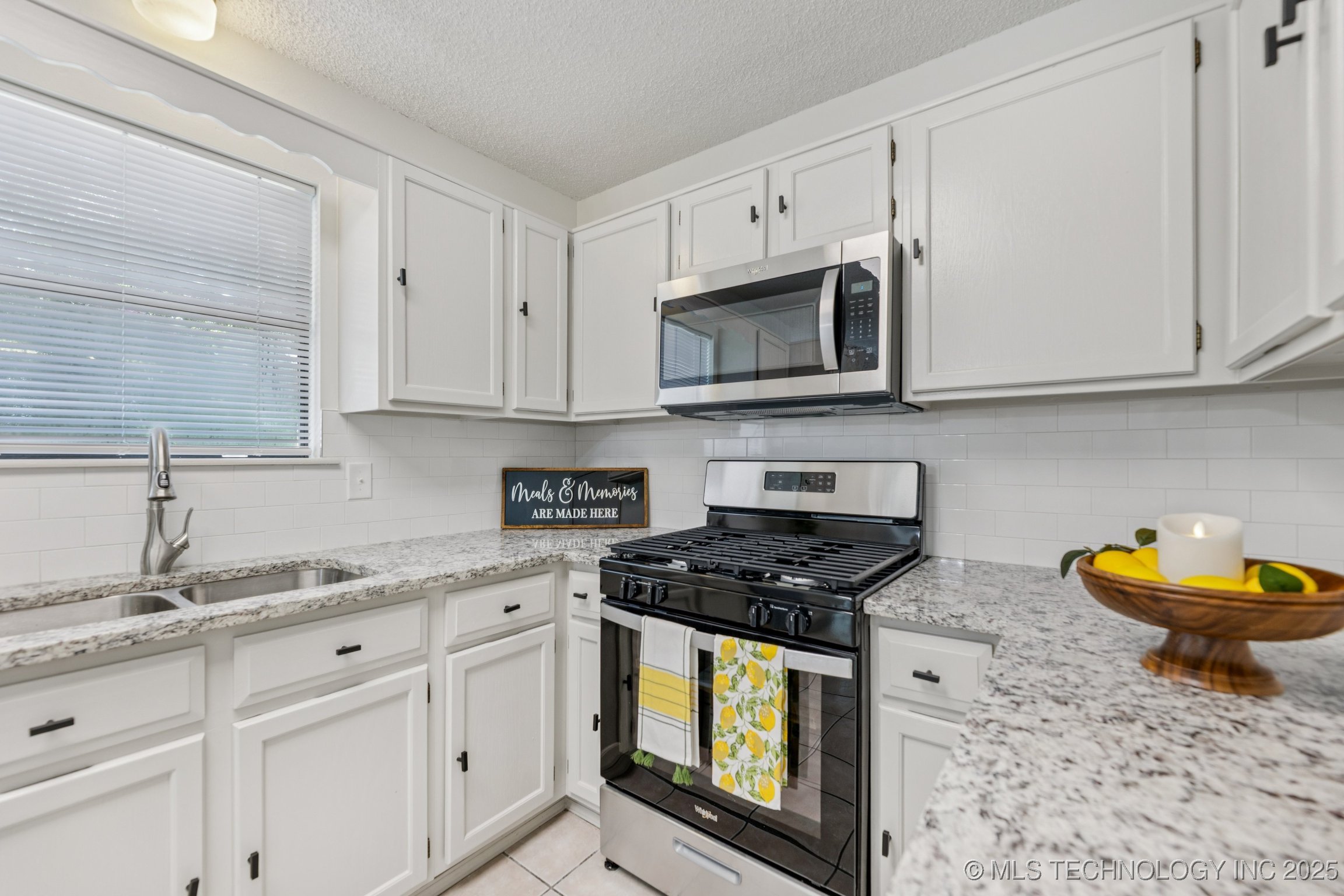 2244 W 45th Street Property Photo 14