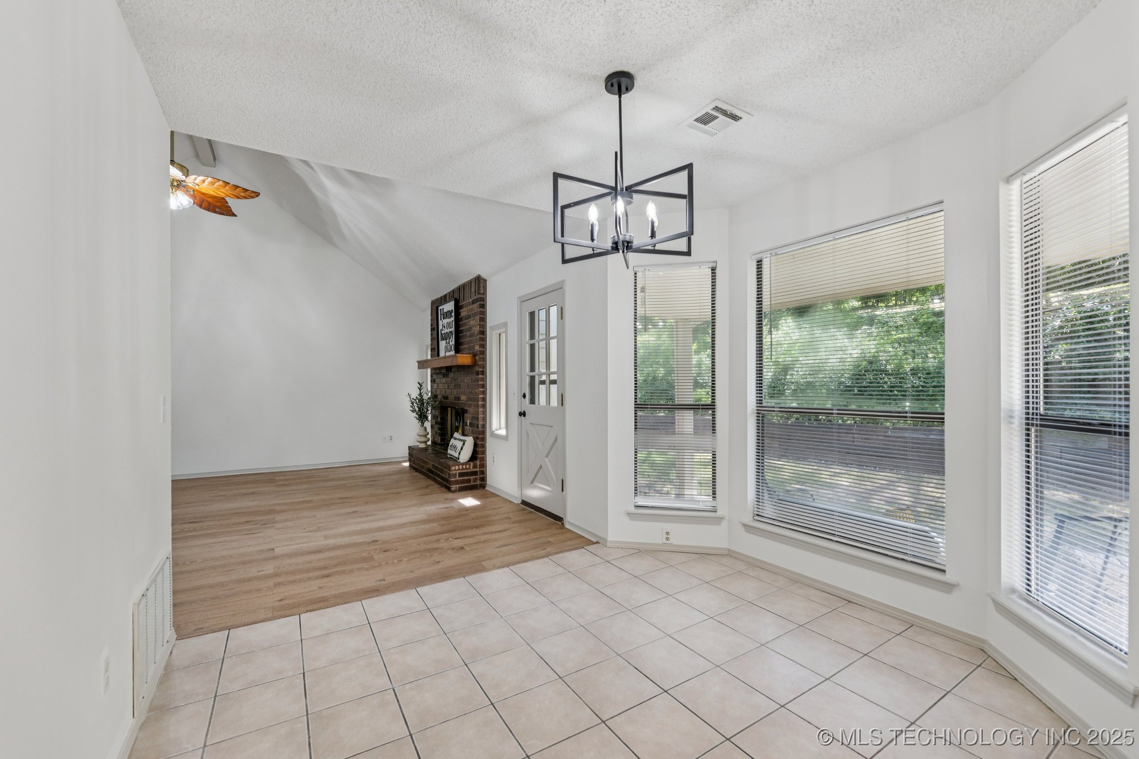 2244 W 45th Street Property Photo 15