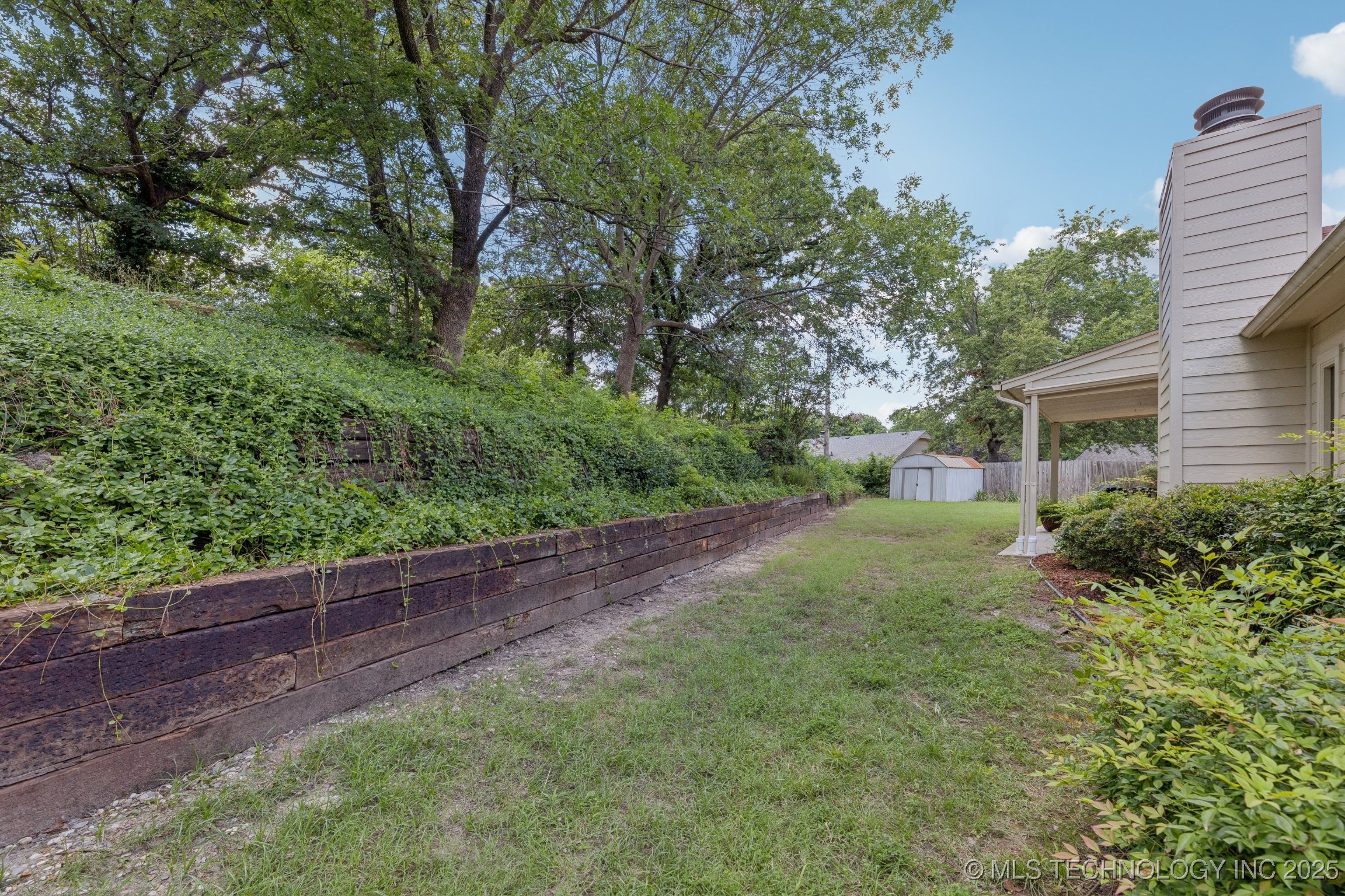 2244 W 45th Street Property Photo 27