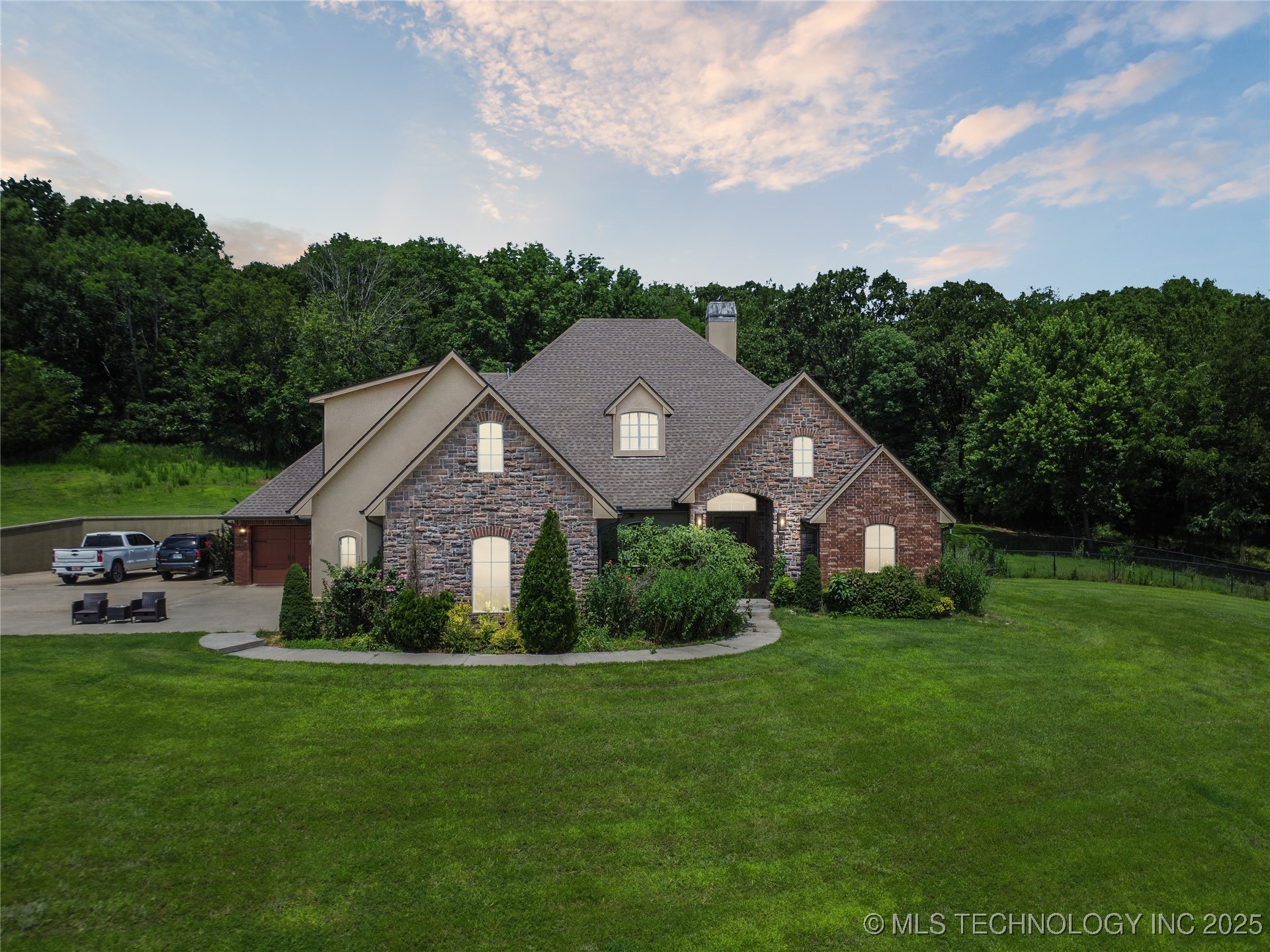 3751 N 427 Road Property Photo 1