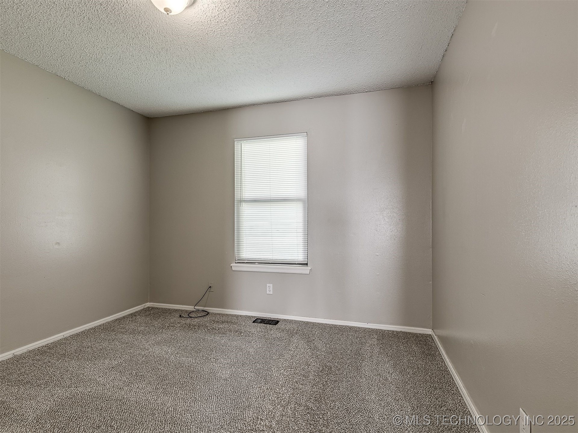 3213 S 217th East Avenue Property Photo 28