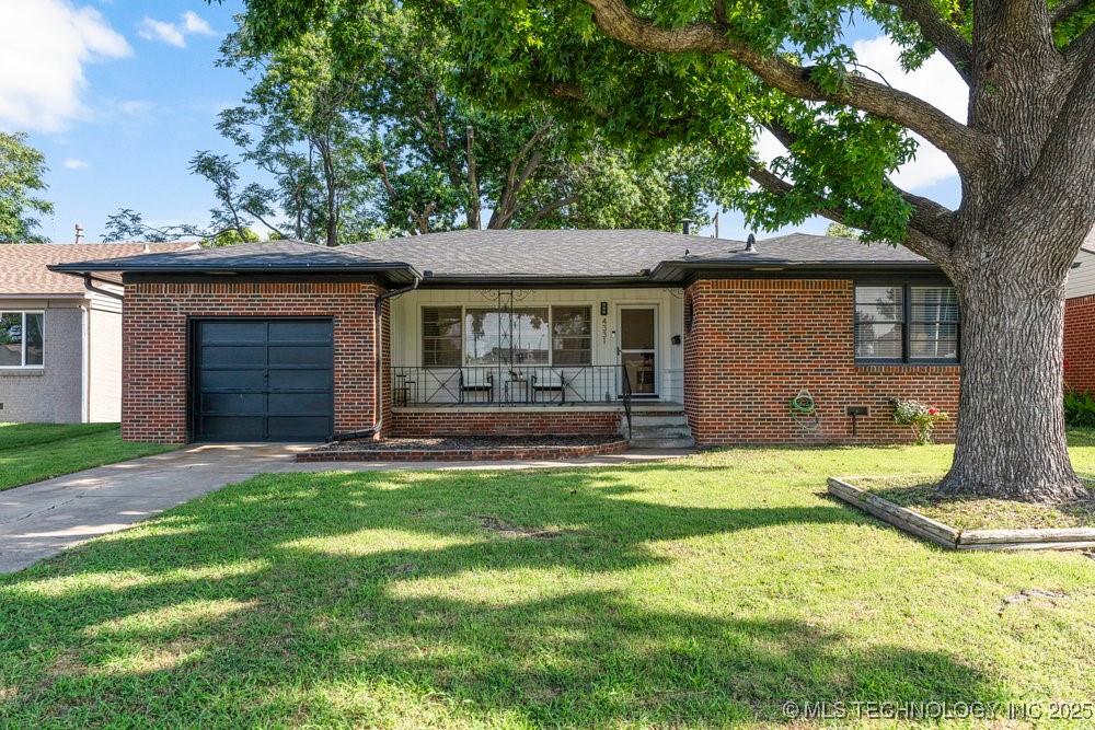 4331 E 28th Street Property Photo 1