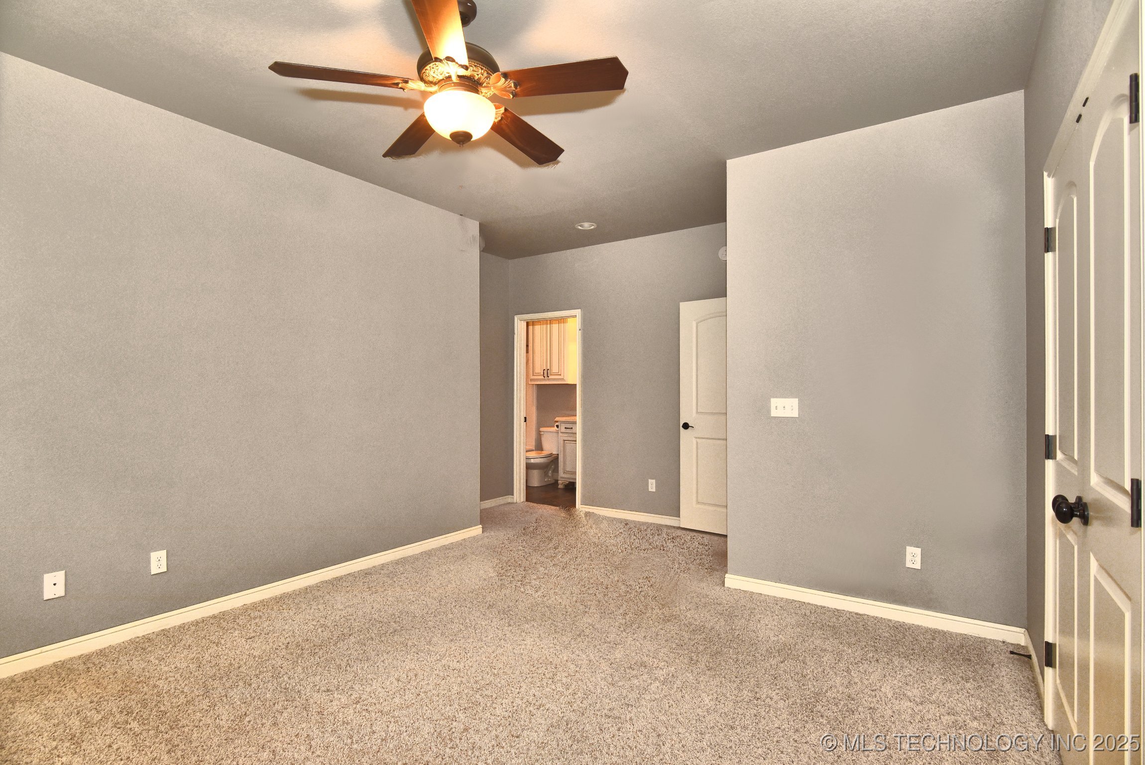 16311 E 48th Street Property Photo 35