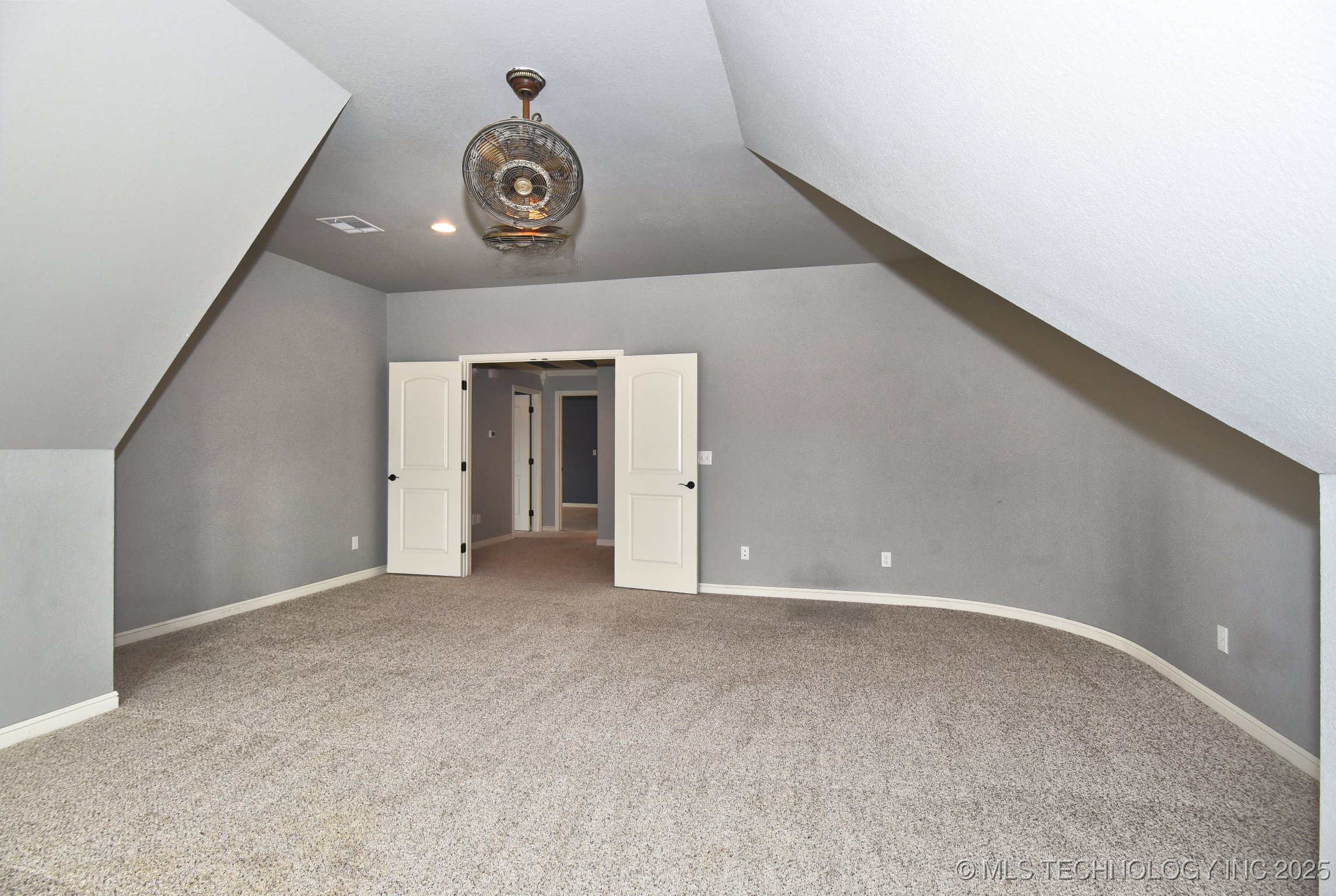 16311 E 48th Street Property Photo 39