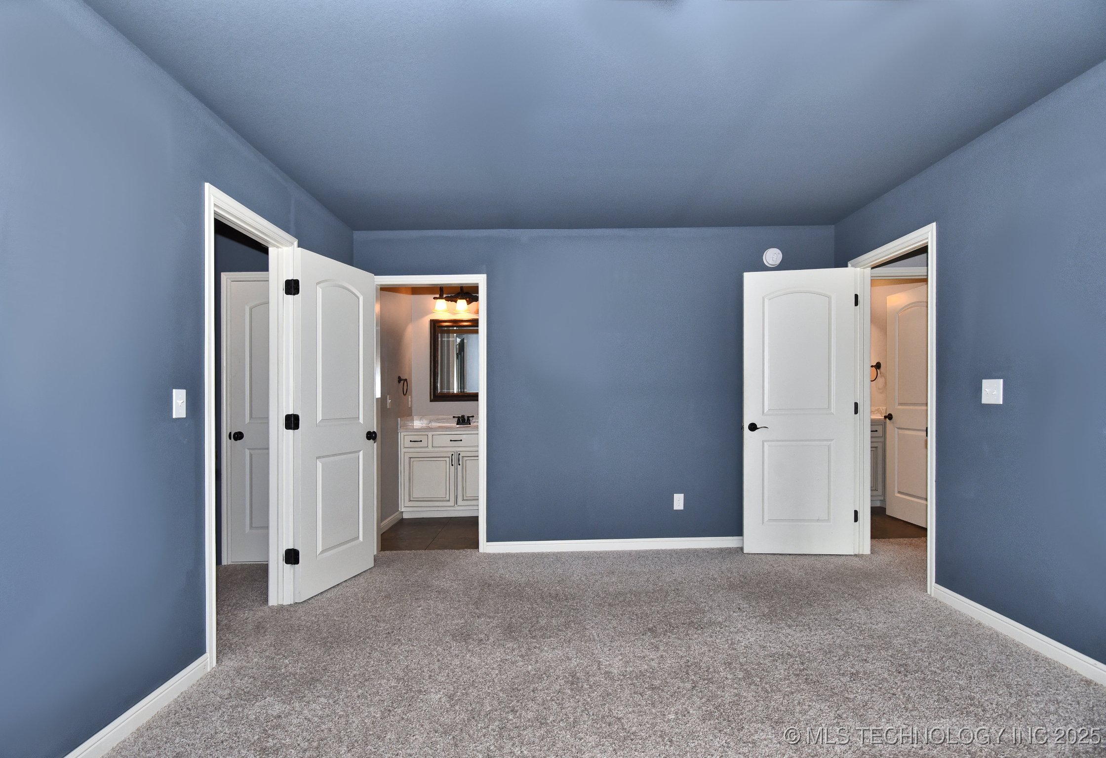 16311 E 48th Street Property Photo 43