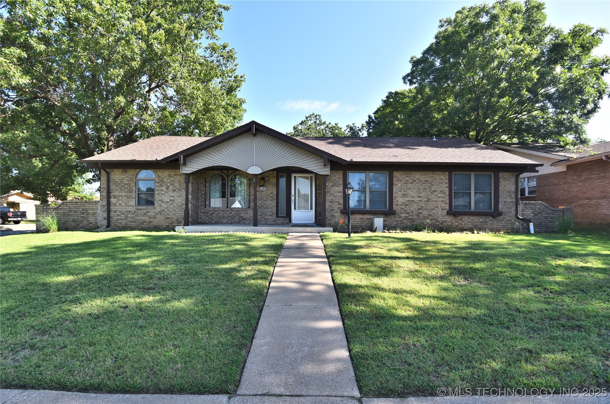 11003 E 27th Street Property Photo 1