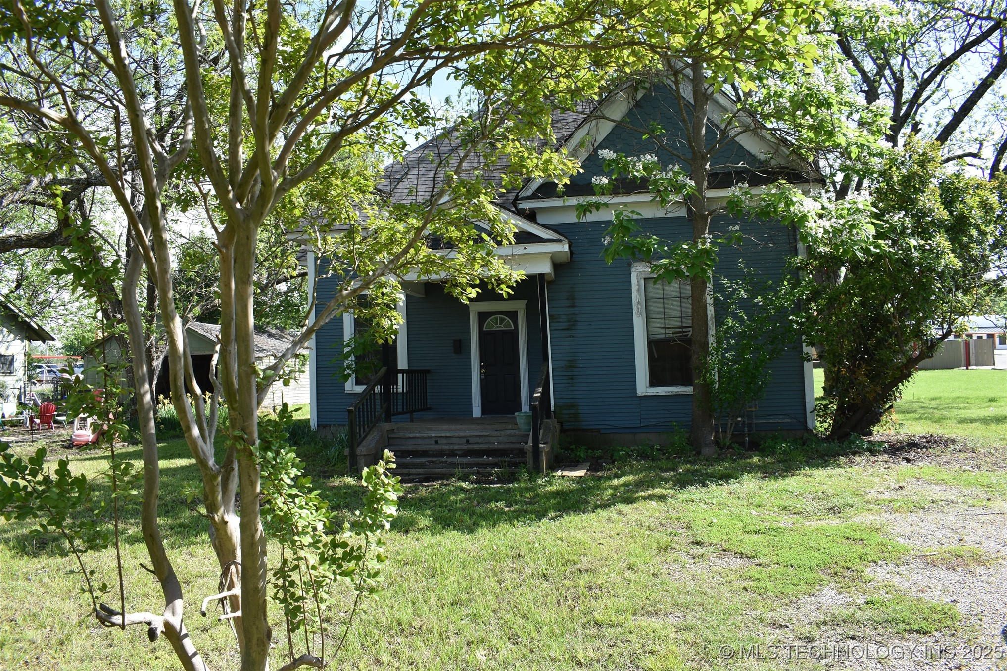 1114 E Kirk Street Property Photo 1