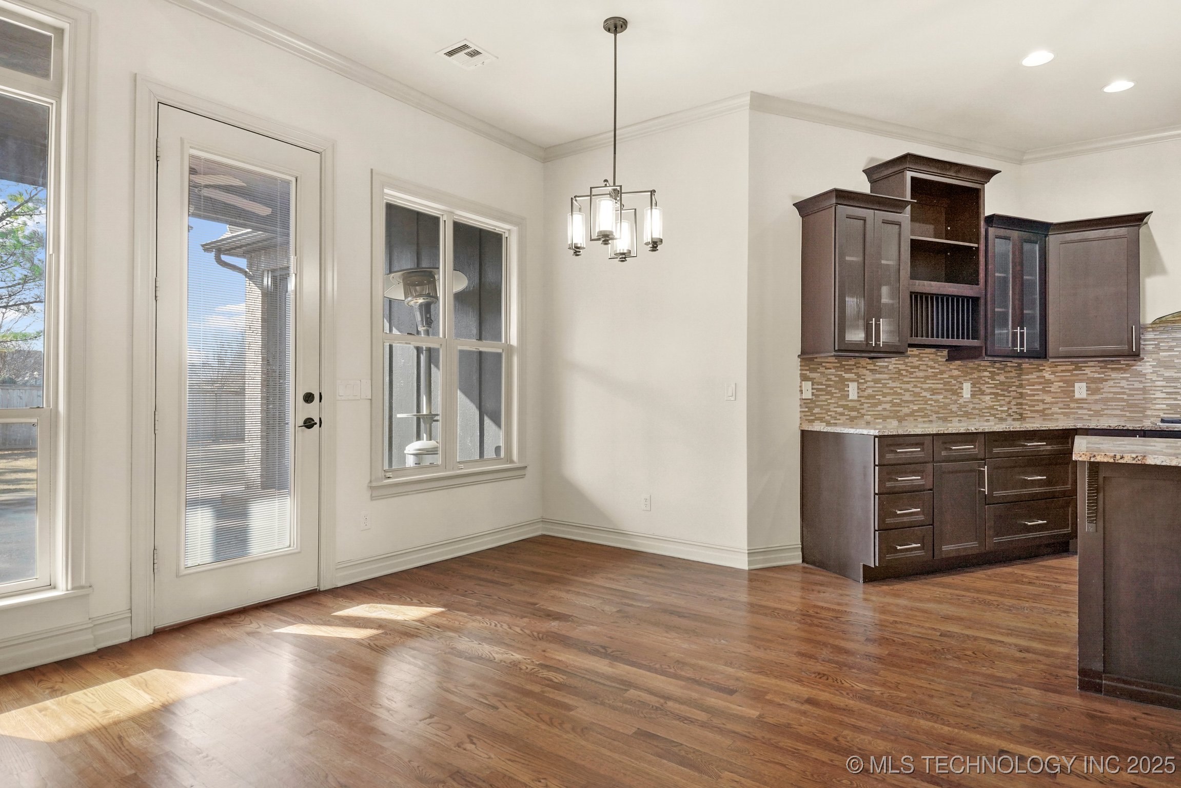 6009 W Utica Circle Property Photo 10