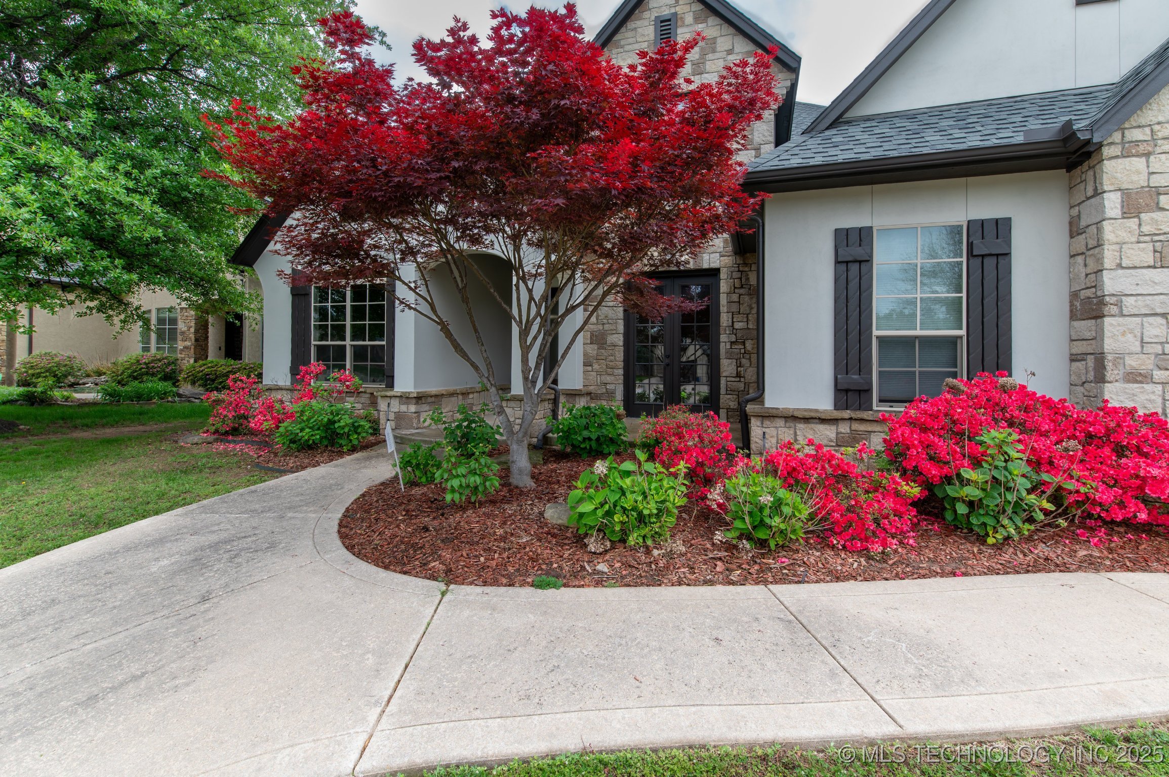6009 W Utica Circle Property Photo 15