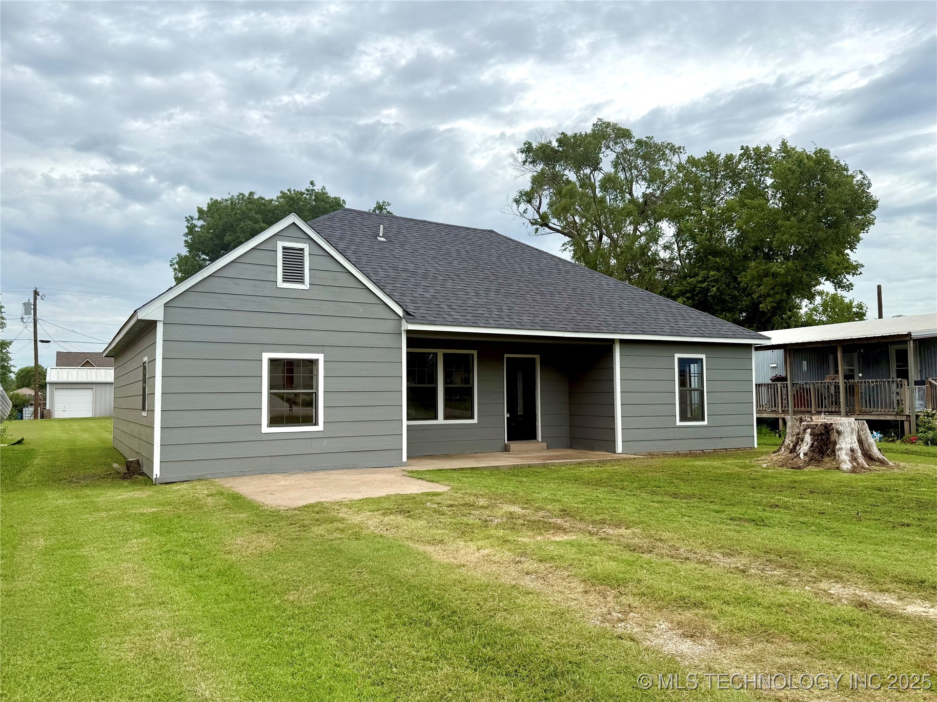 118 W Cedar Drive