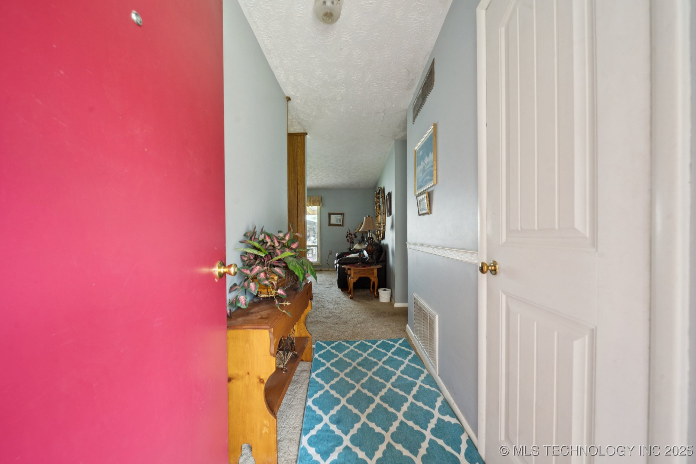 1222 N Cherrington Avenue Property Photo 8