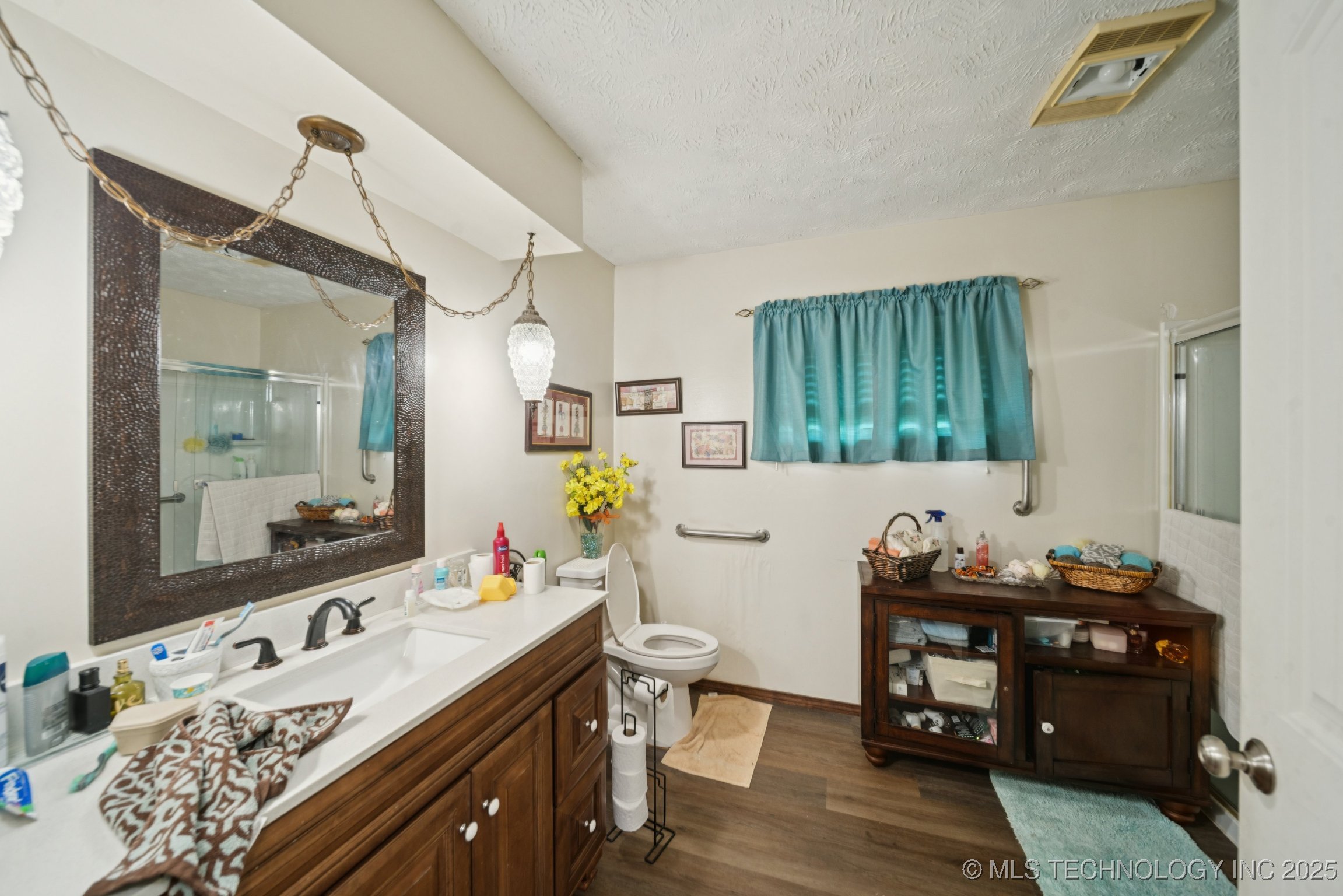 1222 N Cherrington Avenue Property Photo 13