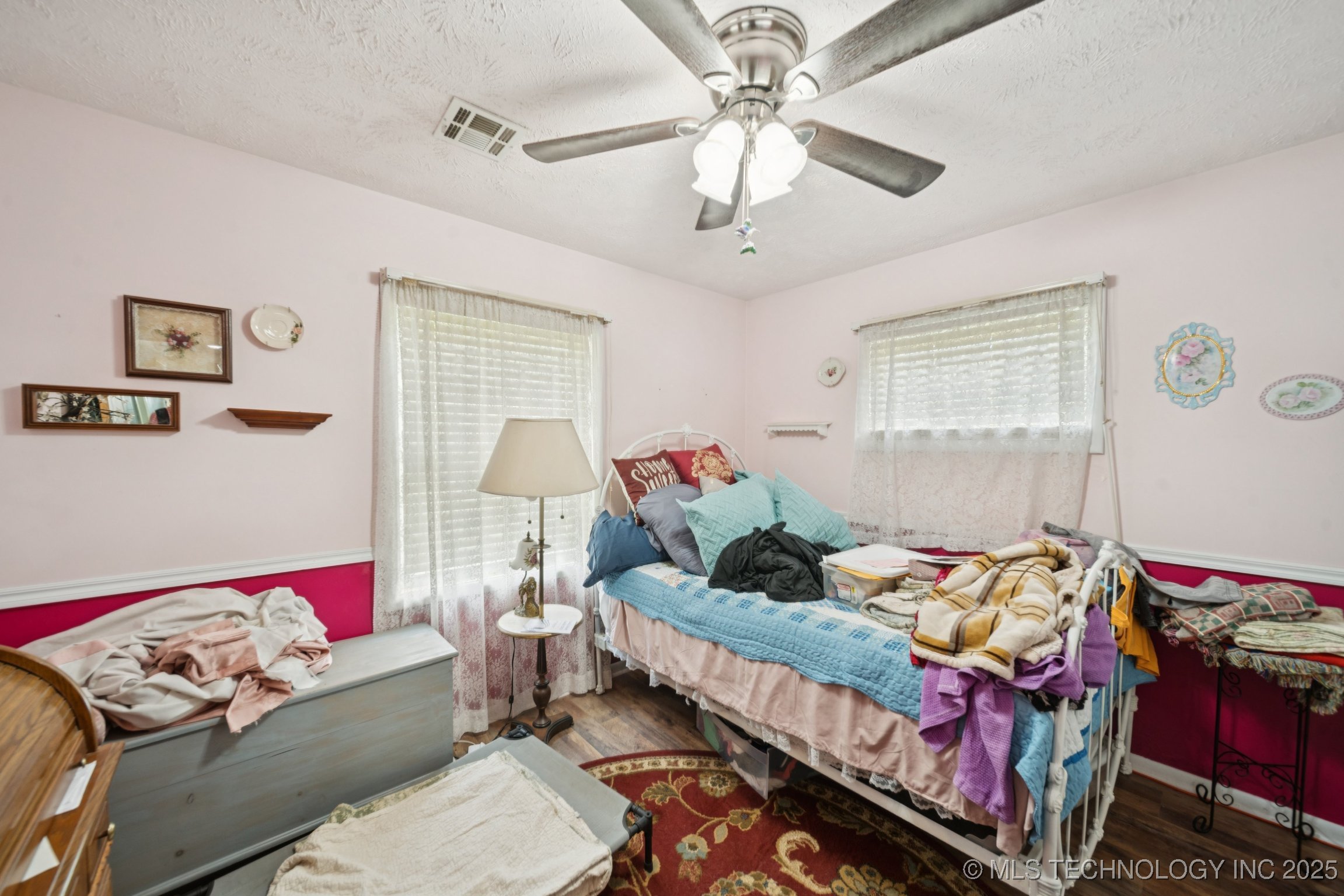 1222 N Cherrington Avenue Property Photo 15