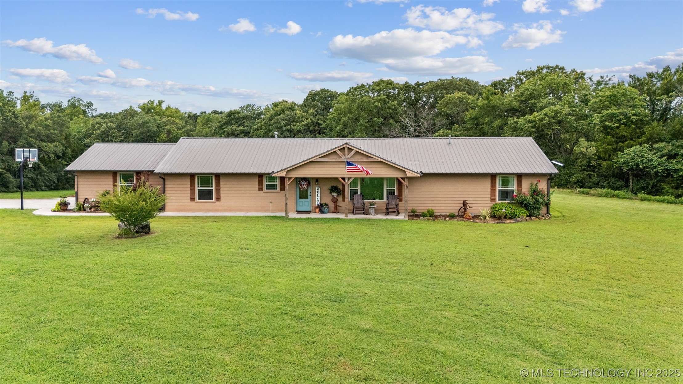 16537 County Road 3720 Property Photo 1