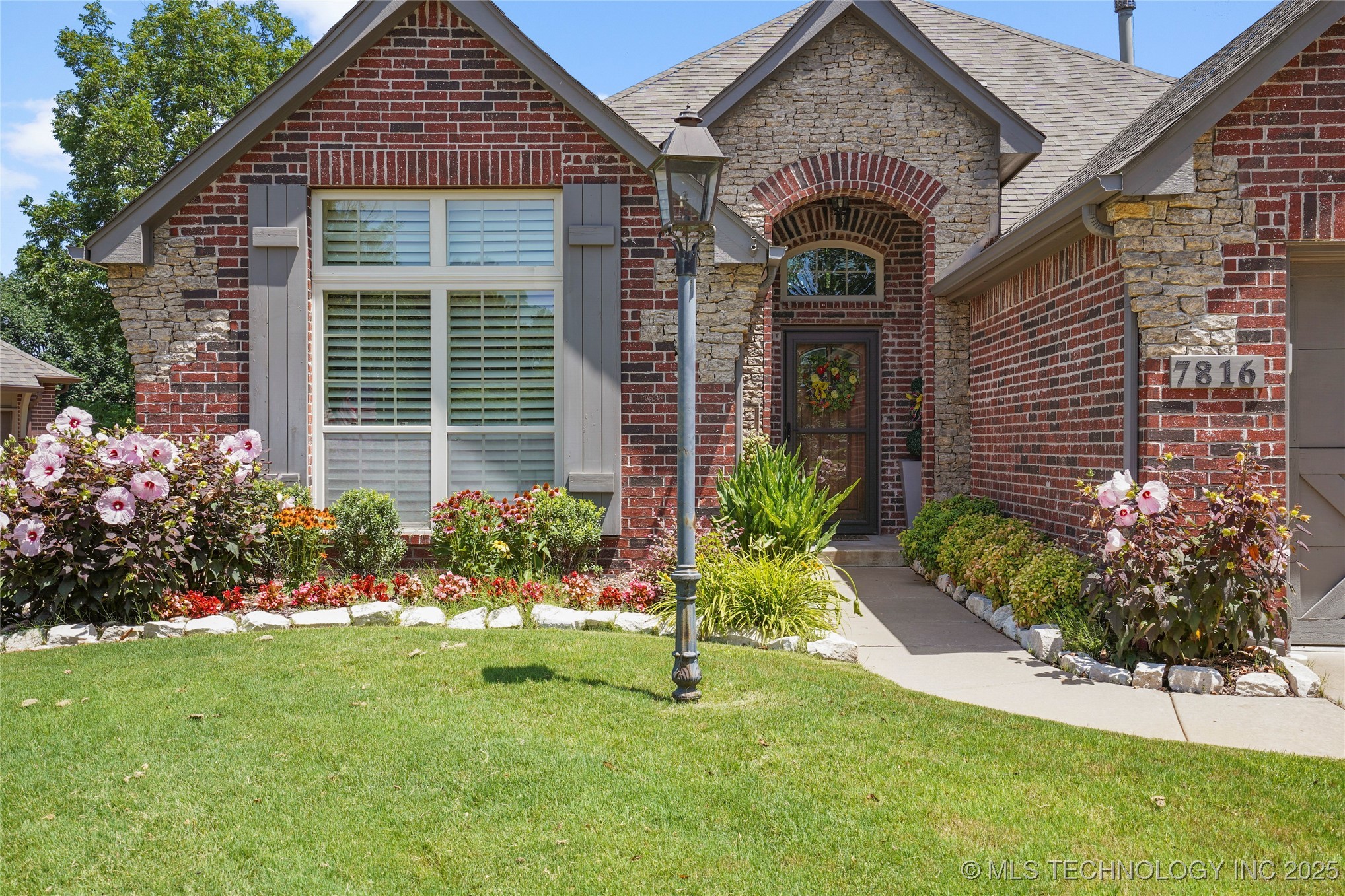 7816 E Galveston Street Property Photo 4
