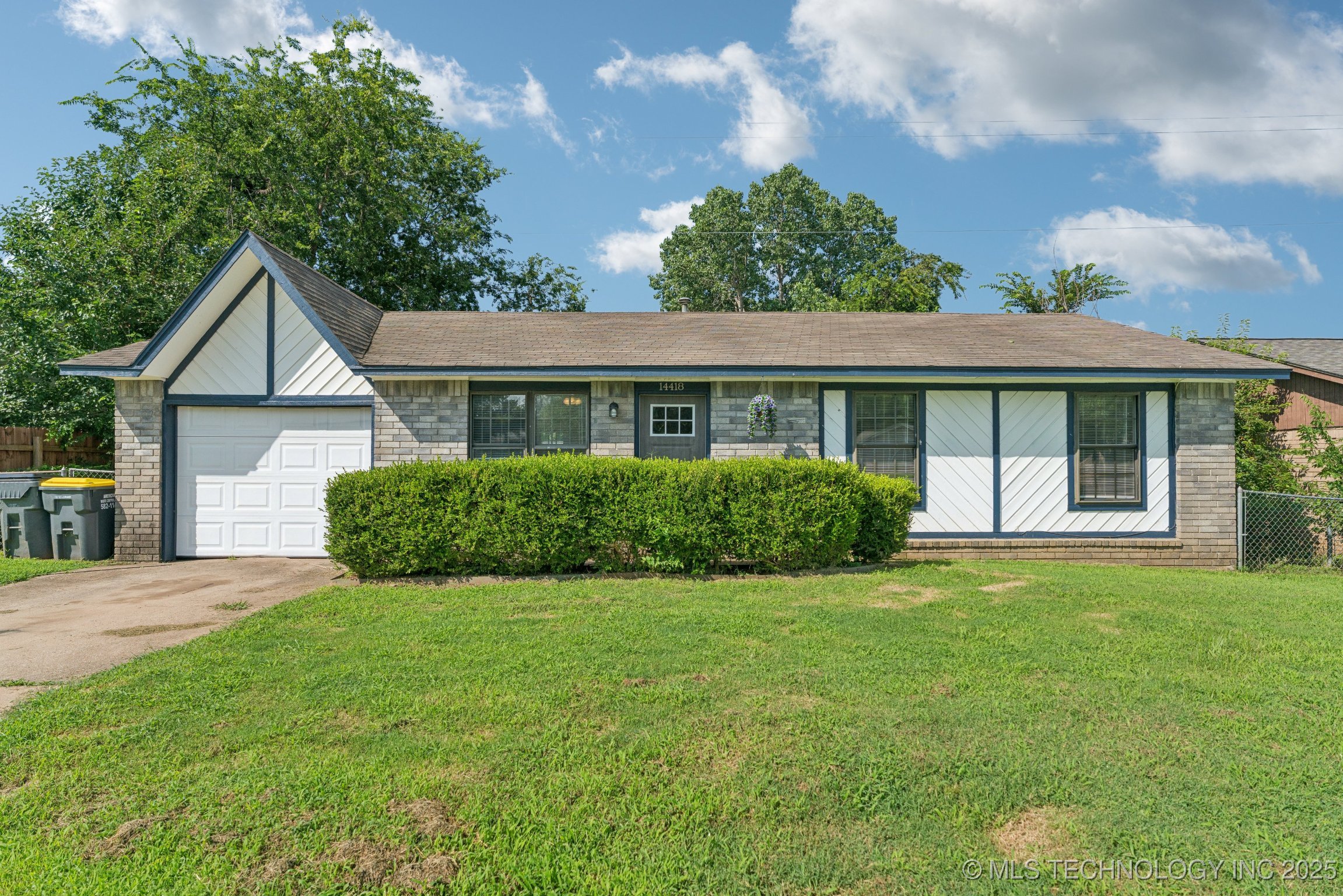 14418 S Kendalwood Boulevard Property Photo 1