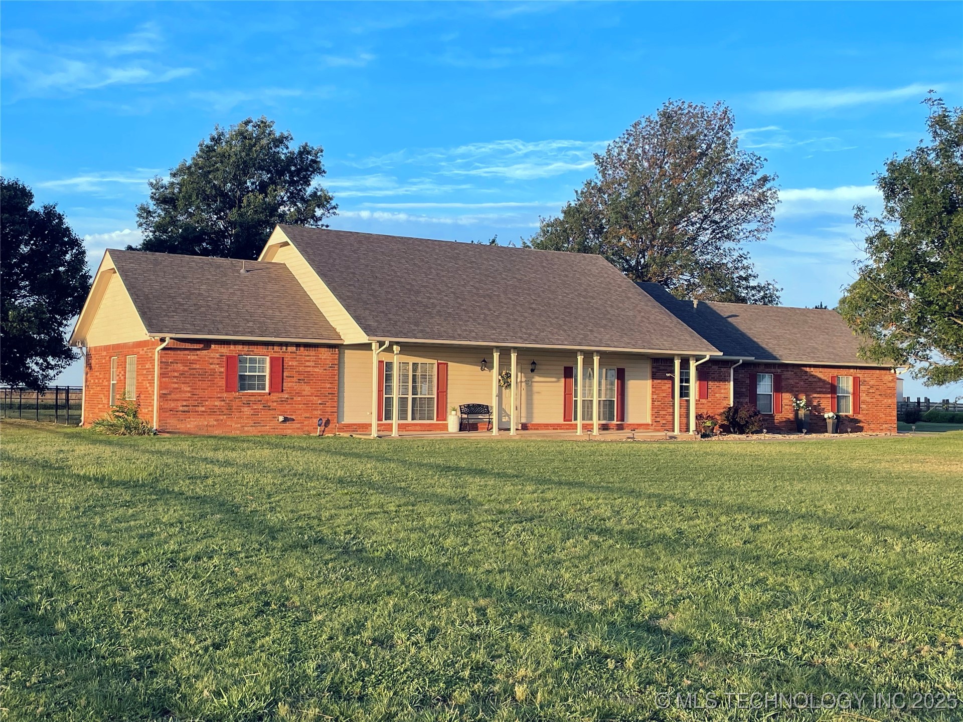 4556 E 330 Road Property Photo 1
