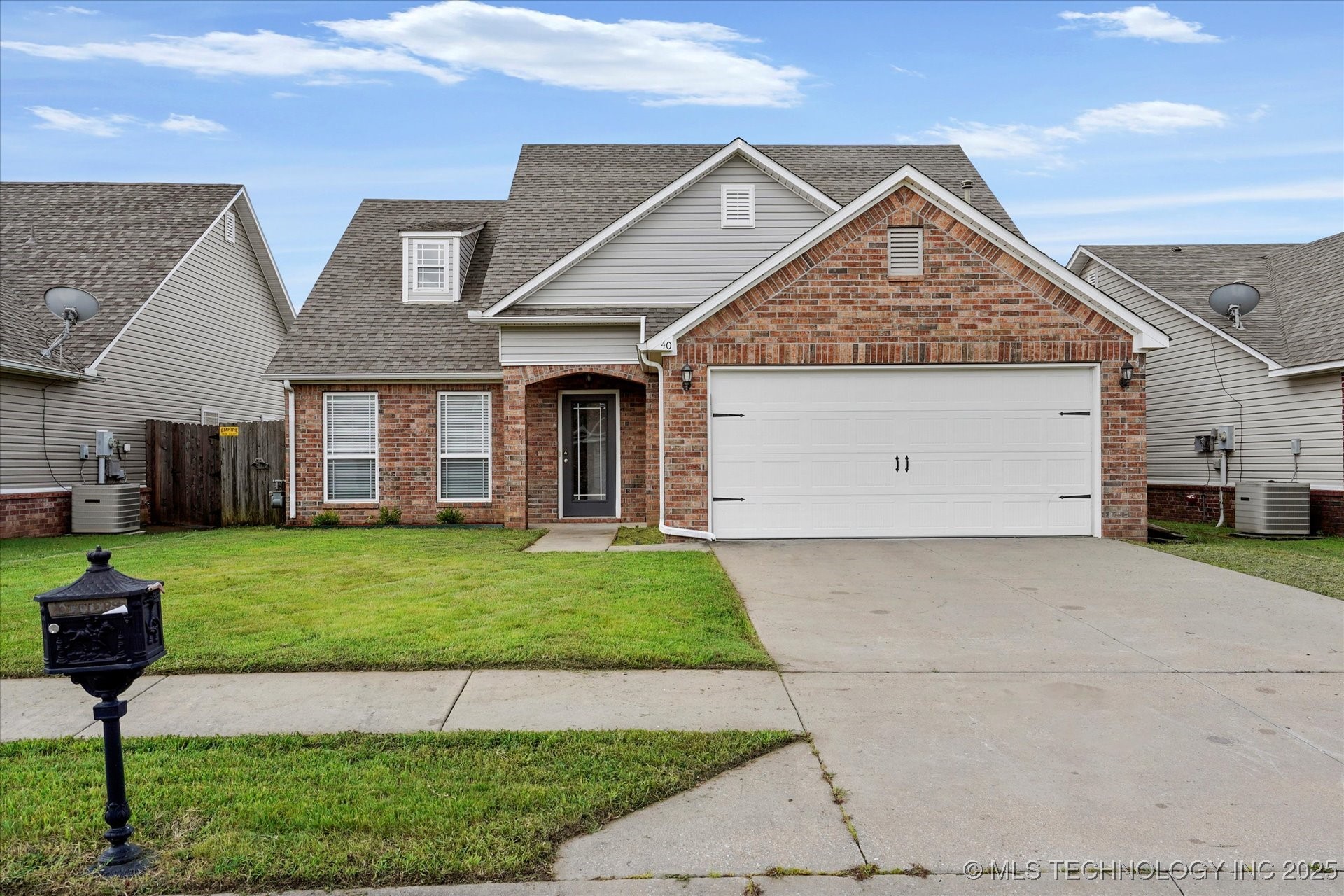 40 E Fairlane Place Property Photo 1