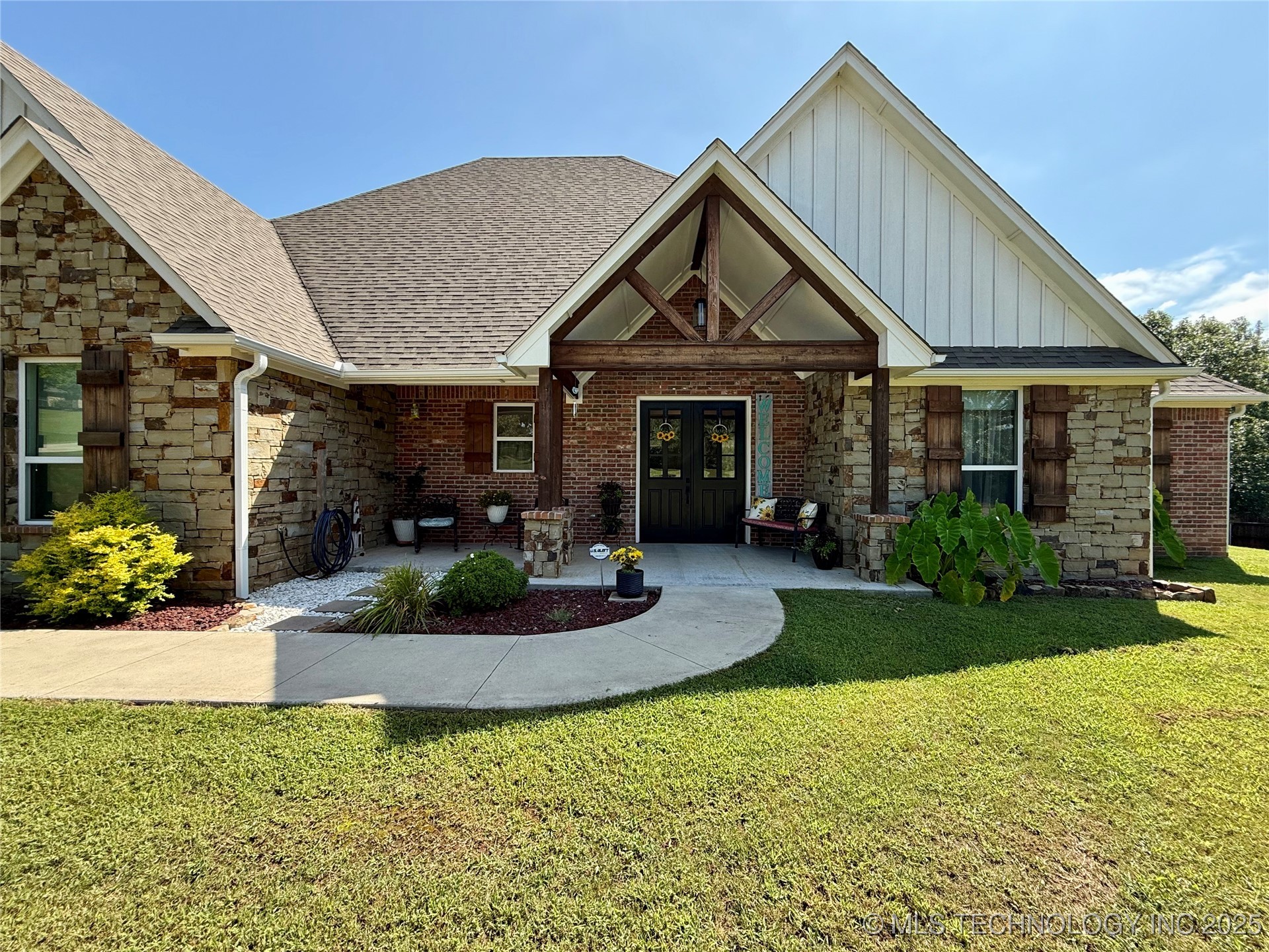 18040 County Road 1558 Property Photo 1
