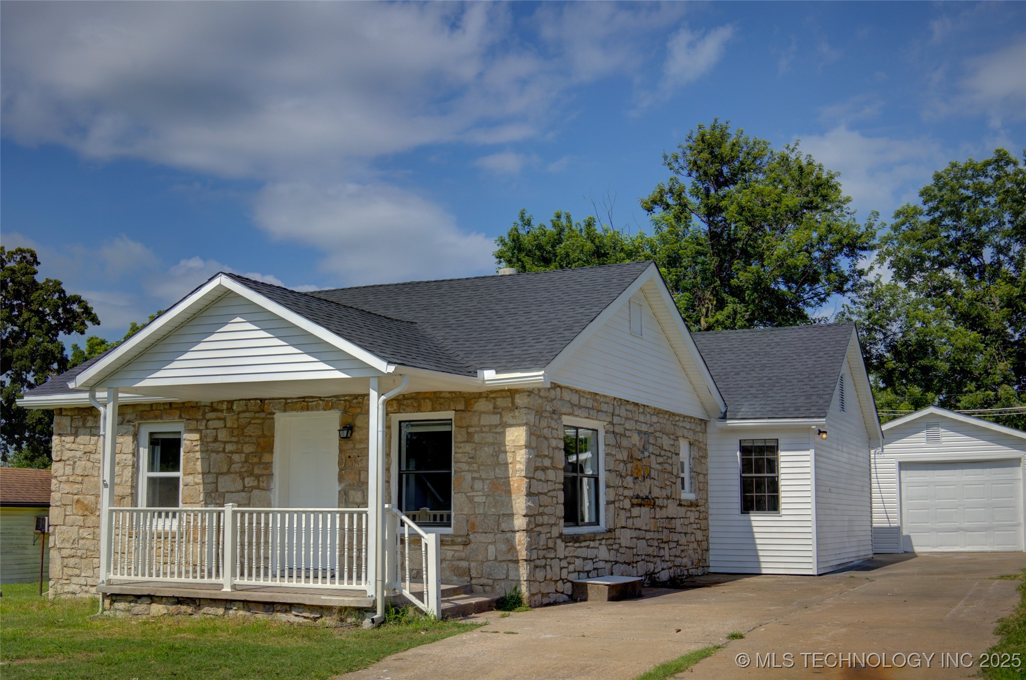 1008 N Grant Avenue Property Photo 1