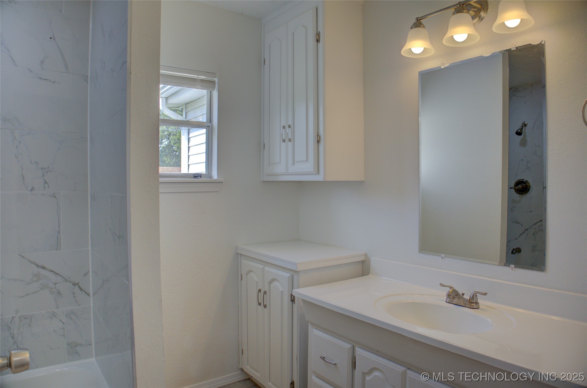 1008 N Grant Avenue Property Photo 8