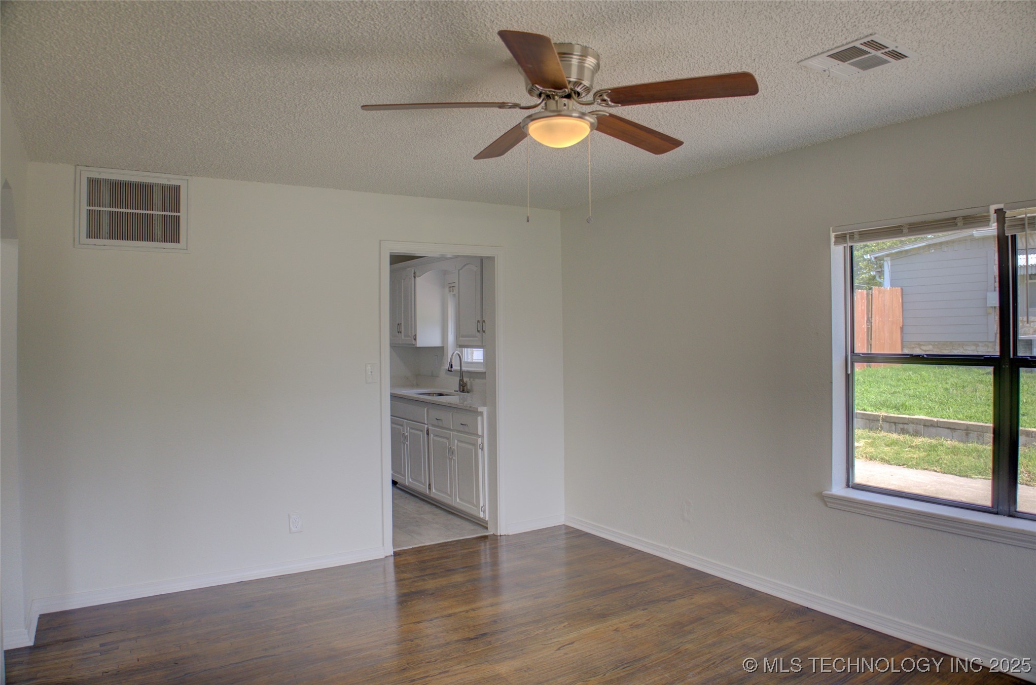 1008 N Grant Avenue Property Photo 12