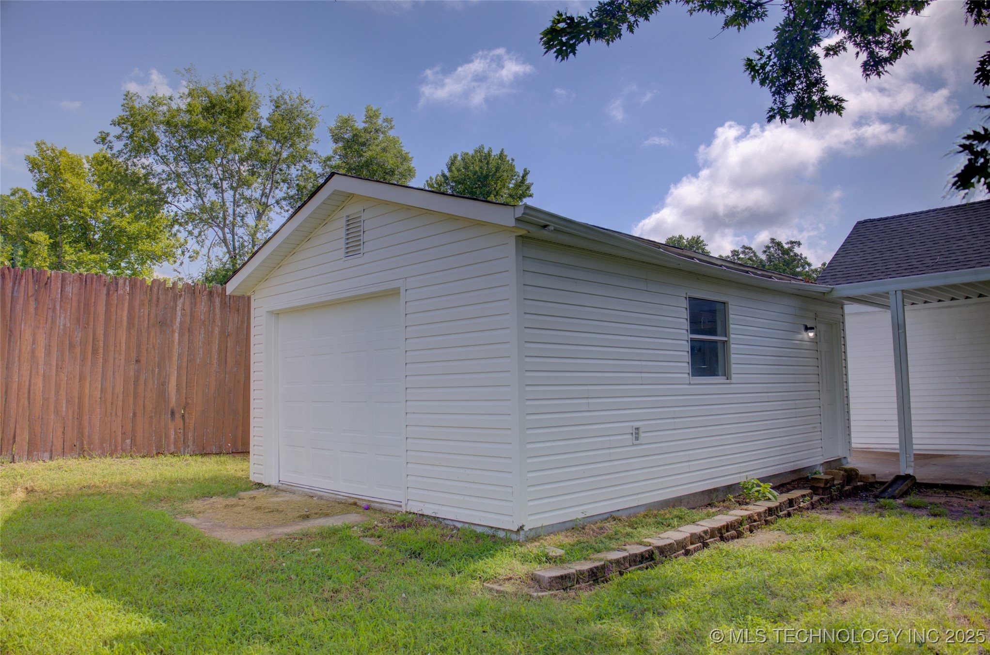 1008 N Grant Avenue Property Photo 15