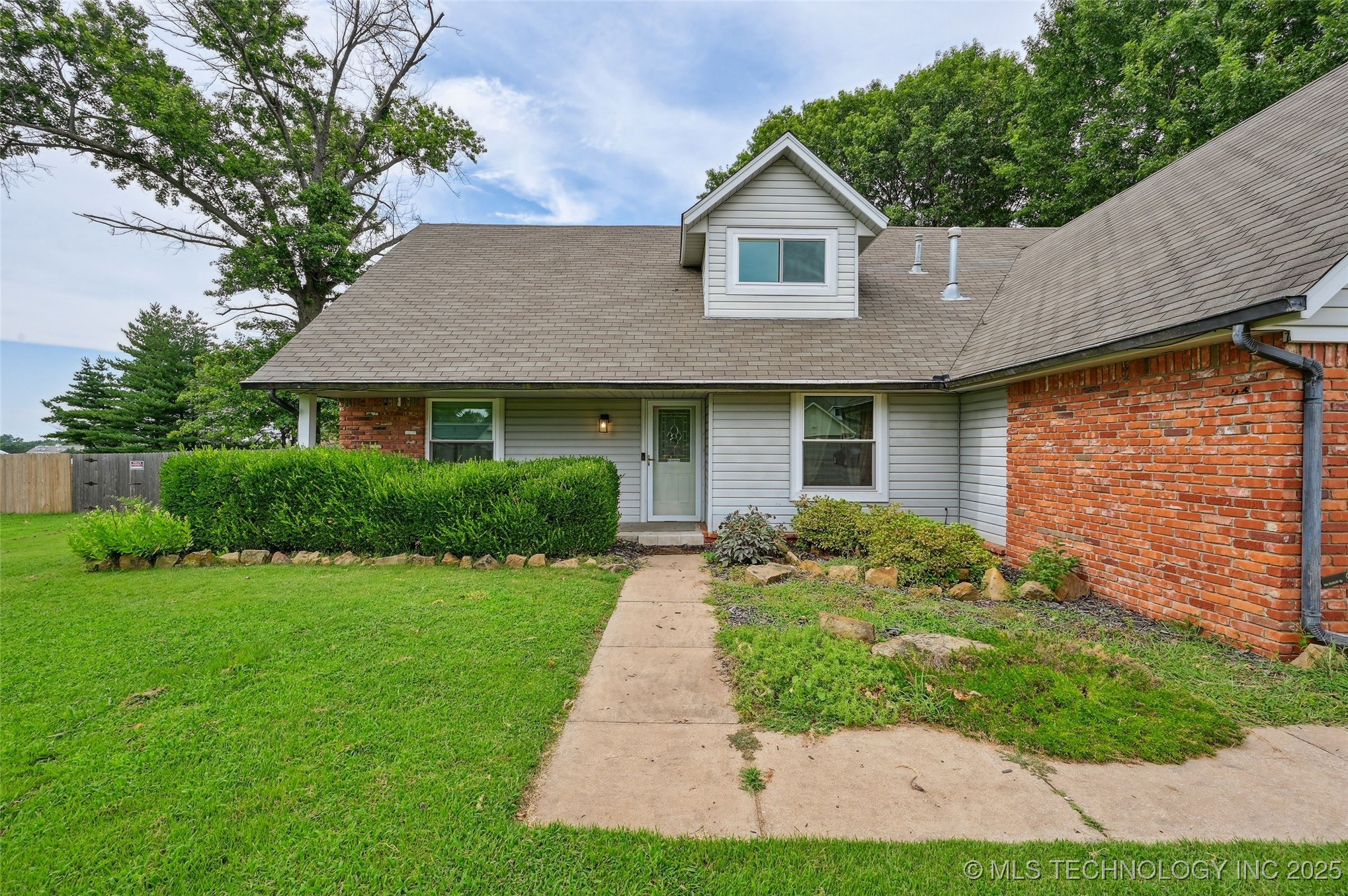 25891 E Cottonwood Street Property Photo 1
