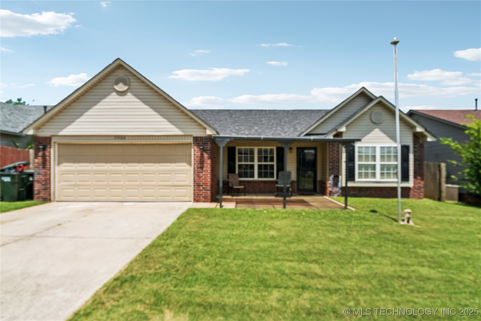 1404 Reavis Crossing Street Property Photo 1